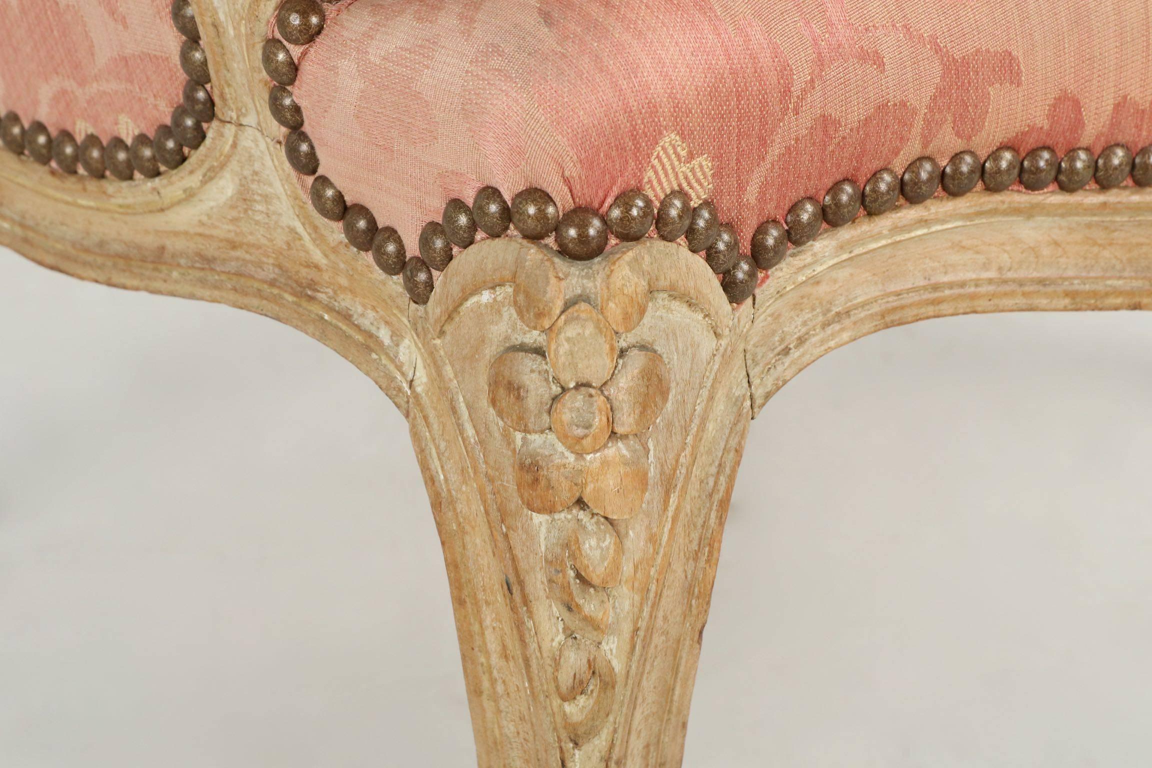 French Louis XV Style Worn Beechwood Chaise Longue, 19th Century 3