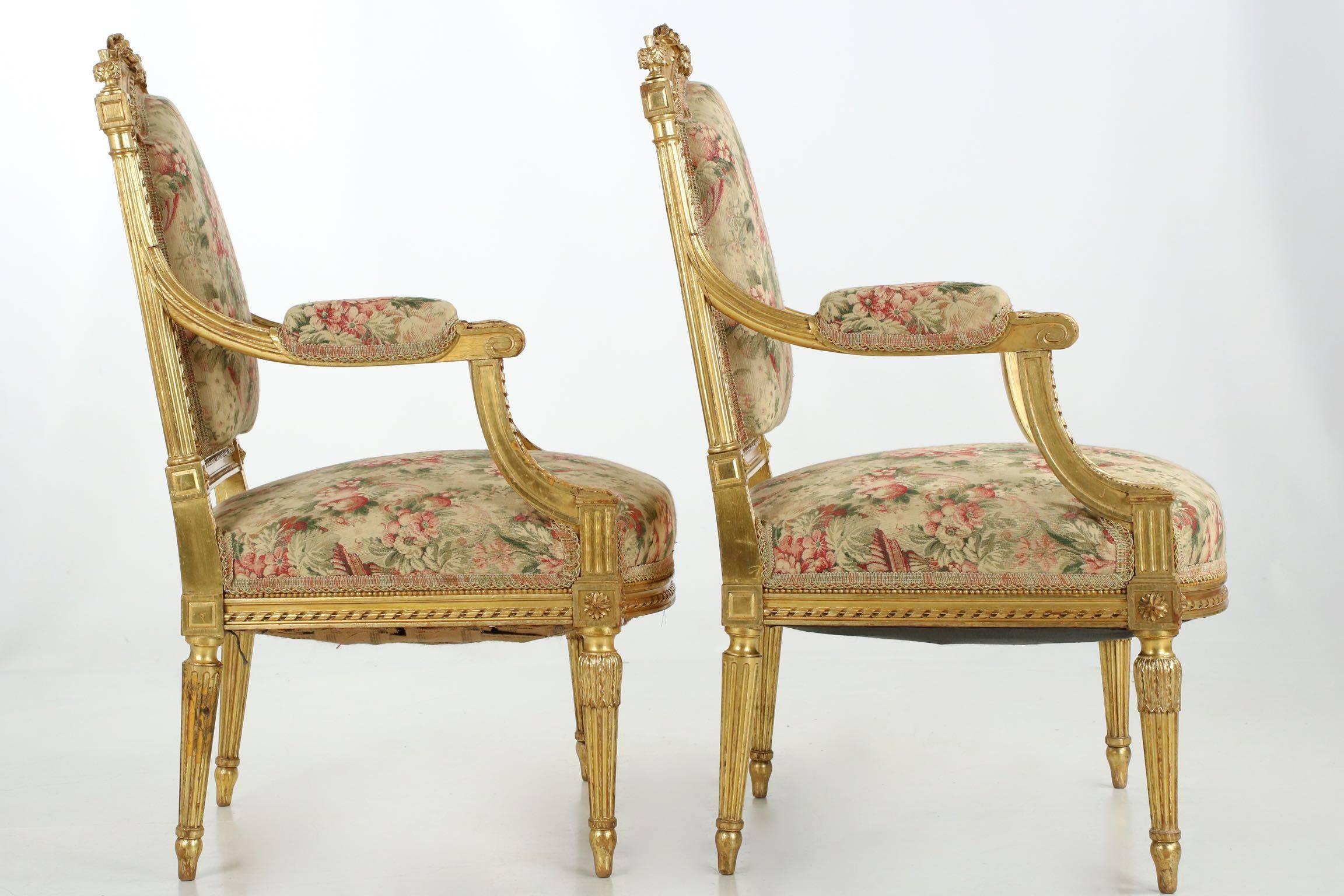 Finely Carved Pair of Louis XVI Style Giltwood Fauteuils, circa 1900 In Excellent Condition In Shippensburg, PA