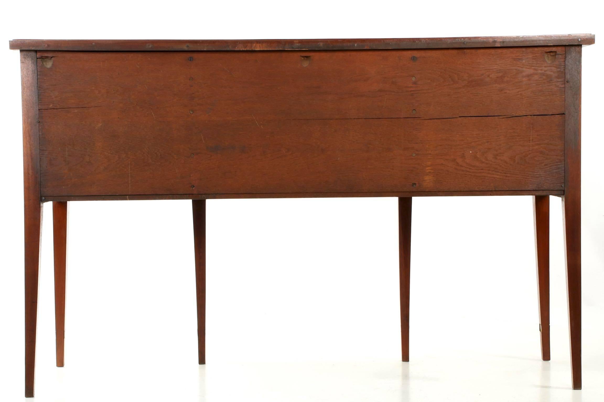 Fine American Federal Style Inlaid Mahogany Antique Sideboard, circa 1900 In Excellent Condition In Shippensburg, PA