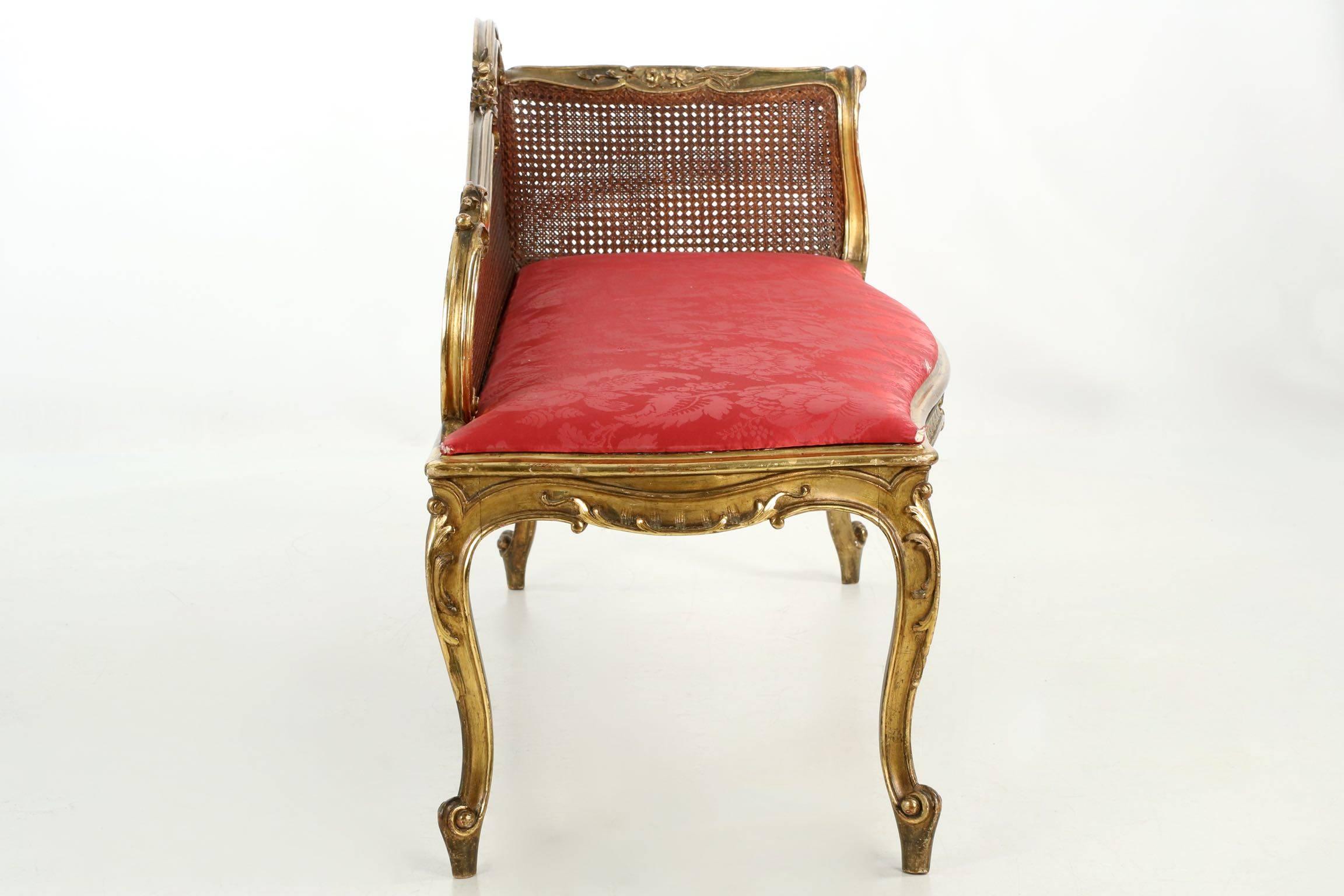 19th Century French Louis XV Style Carved Giltwood Recamier 2