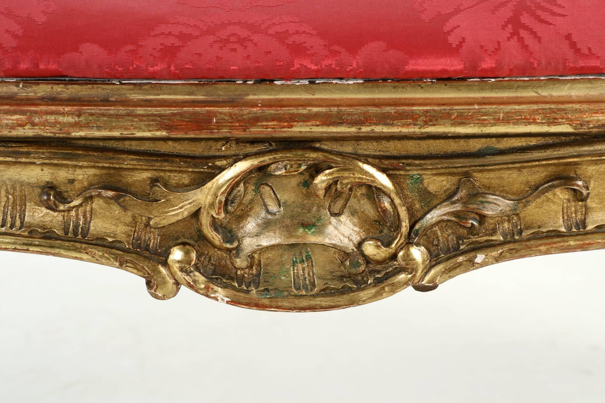 19th Century French Louis XV Style Carved Giltwood Recamier 6