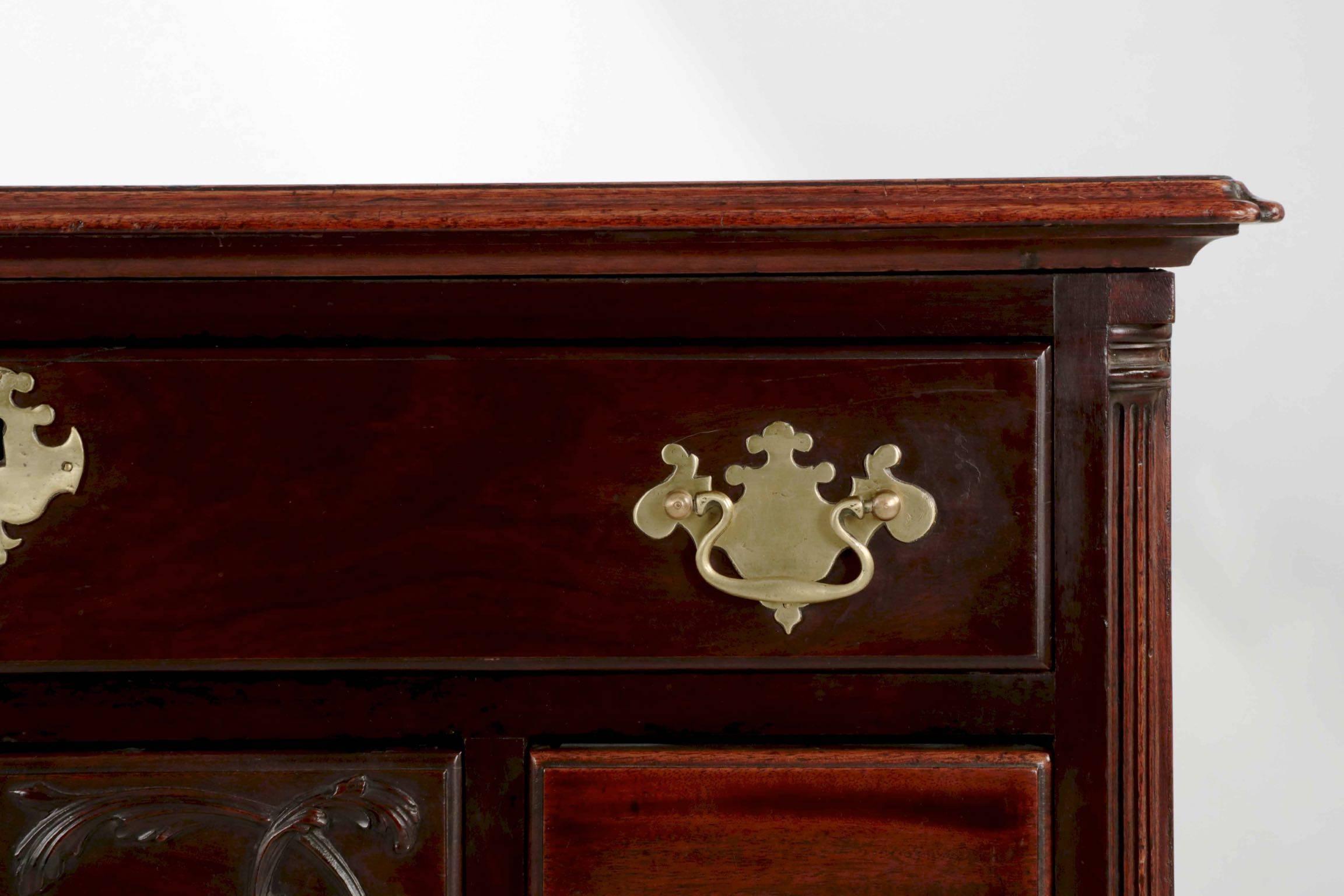 American Chippendale Style Carved Mahogany Lowboy Chest of Drawers, 19th Century In Good Condition In Shippensburg, PA