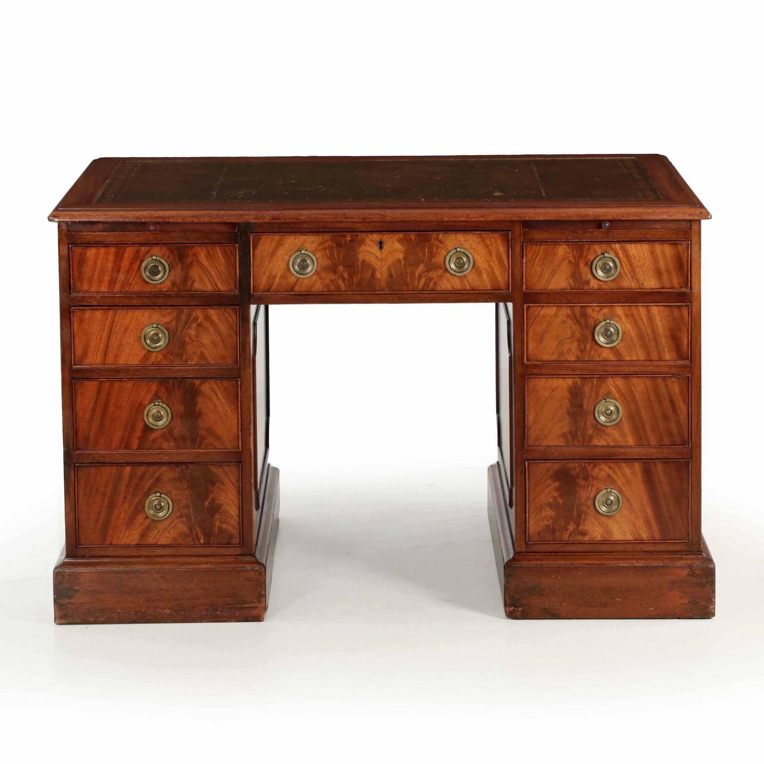 British Georgian Flamed Mahogany Leather Top Pedestal Antique Desk, England, circa 1890