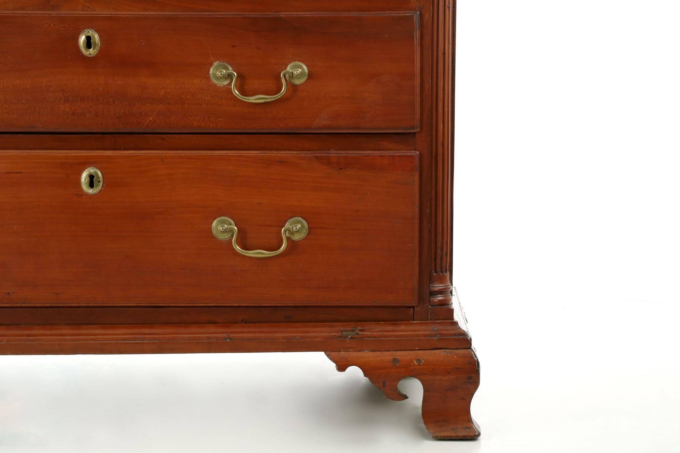 Fine American Chippendale Cherry Chest of Drawers, Pennsylvania, circa 1770 In Good Condition In Shippensburg, PA