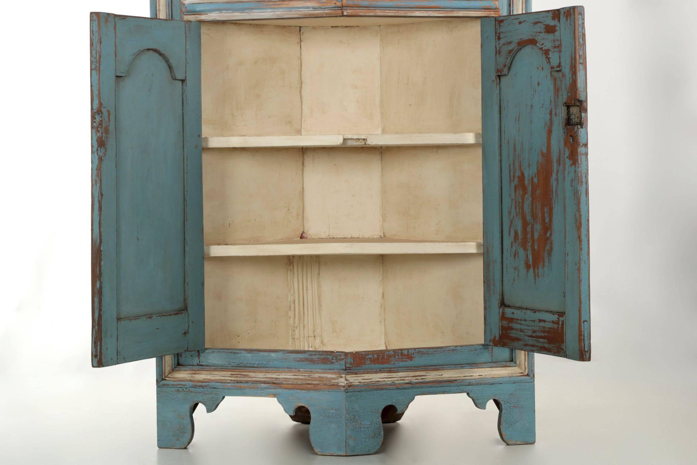19th Century American Blue Painted Corner Cabinet in Eastern Shore style In Excellent Condition In Shippensburg, PA