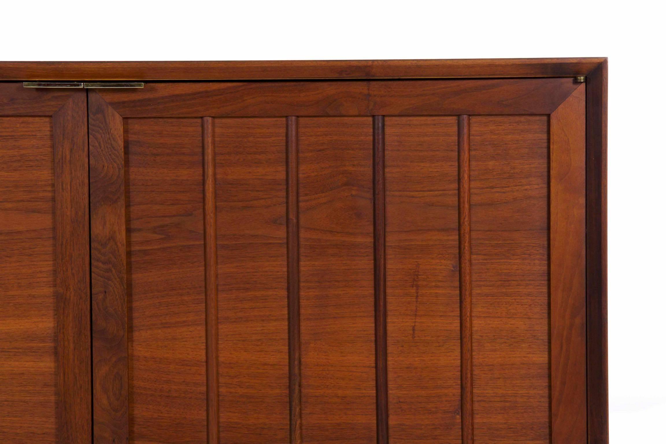 Mid-Century Modern Walnut Cabinet Credenza 9