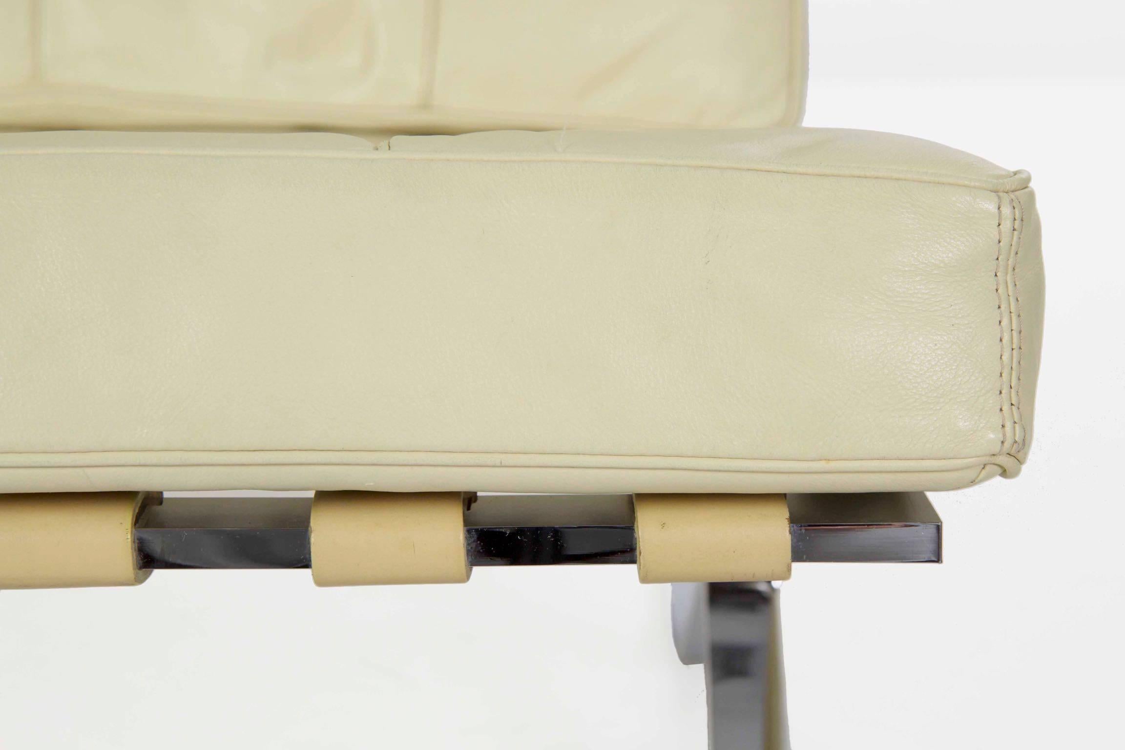 20th Century Mies van der Rohe Modern Italian White Leather Barcelona Lounge Chair