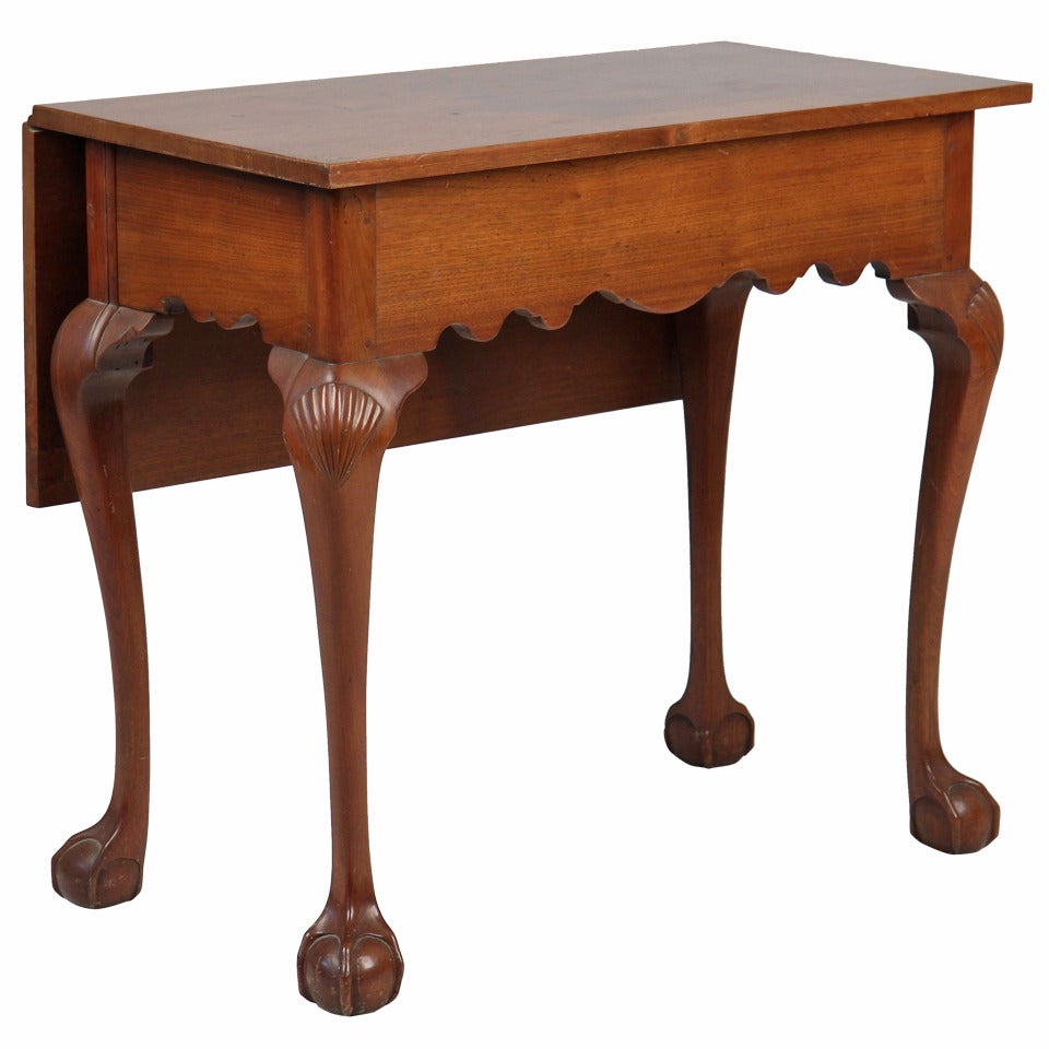 Amerikanischer Chippendale-Tisch mit Kugel und Klaue:: 18. Jahrhundert