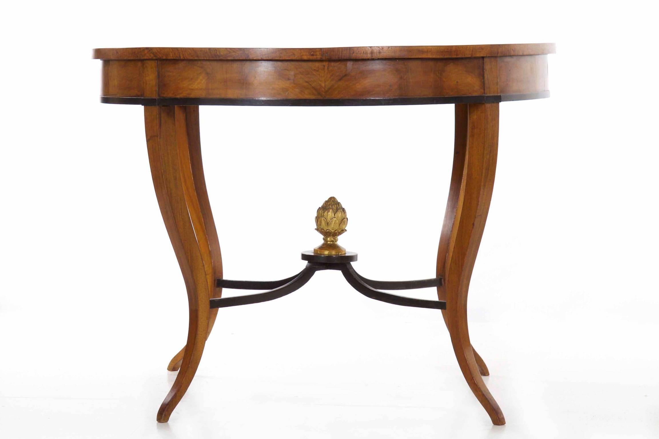 Antique Austrian Biedermeier Round Fruitwood Centre Table, circa 1825 3