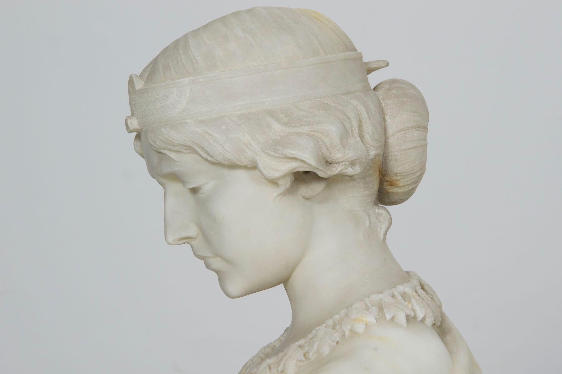 Italian Marble Bust Antique Sculpture of “Cleopatra” by Aristede Petrilli In Good Condition In Shippensburg, PA