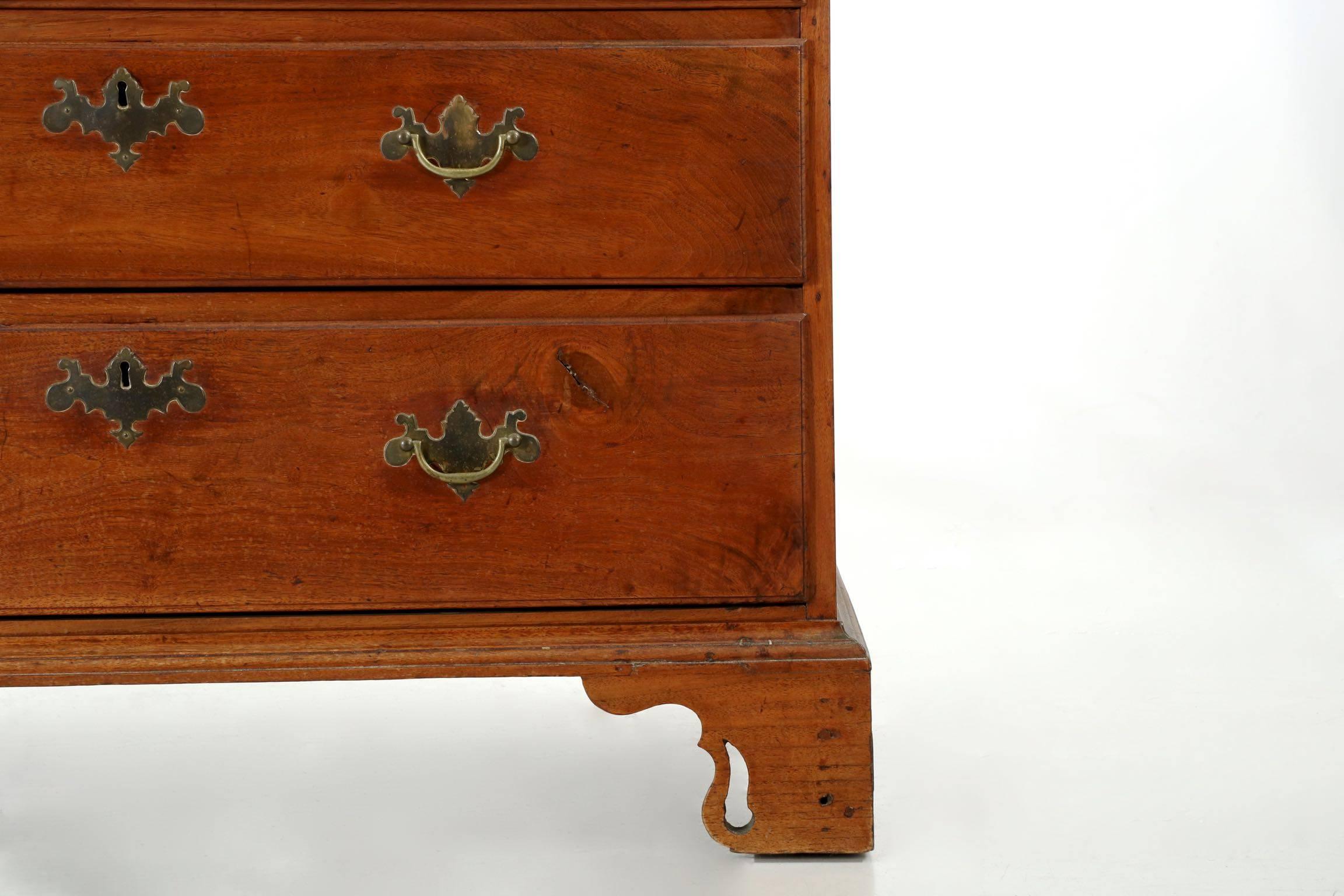 18th Century American Chippendale Walnut Antique Chest of Drawers 2