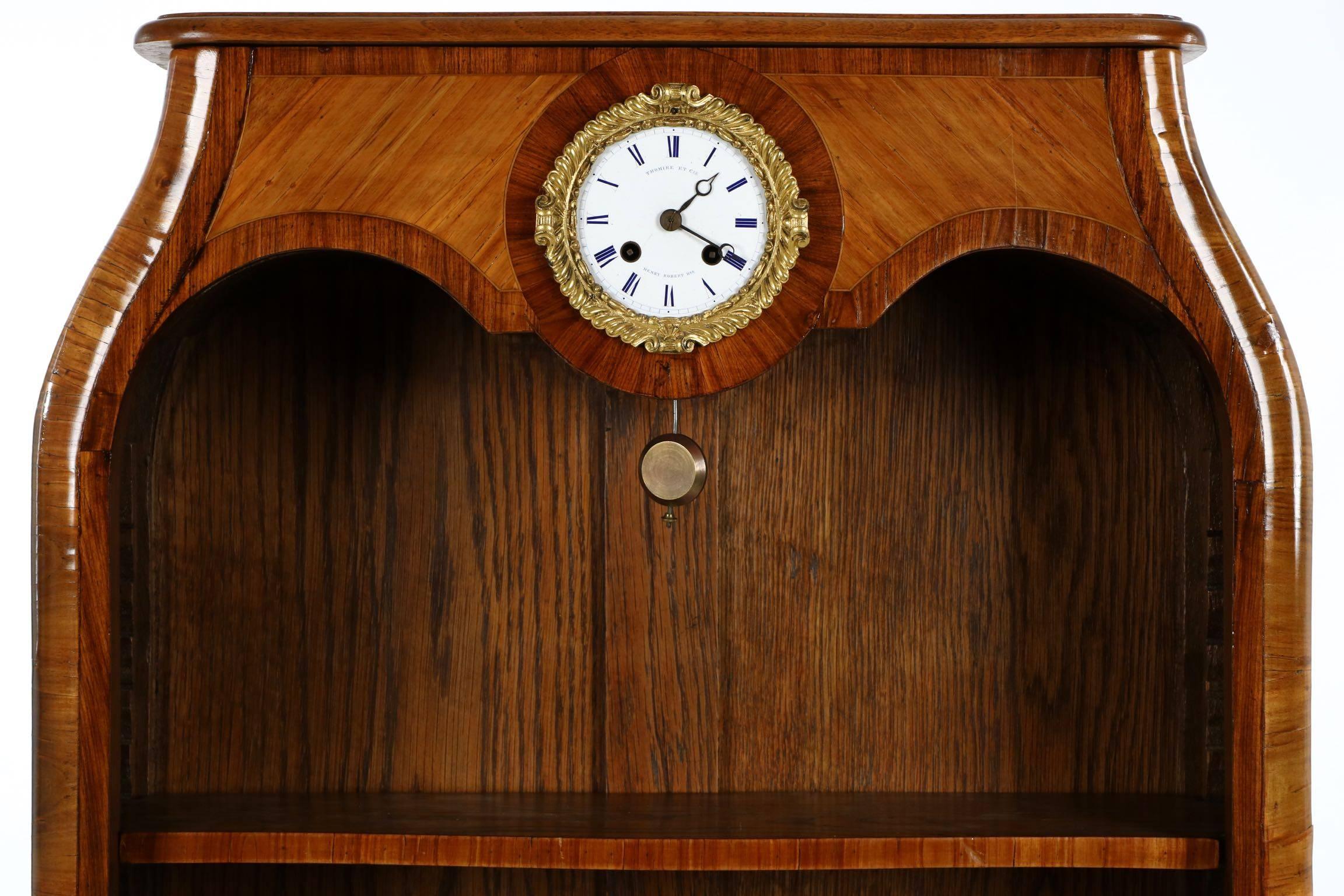 Louis XV Style French Antique Biblioteque Bookcase with Clock, 20th Century In Excellent Condition In Shippensburg, PA