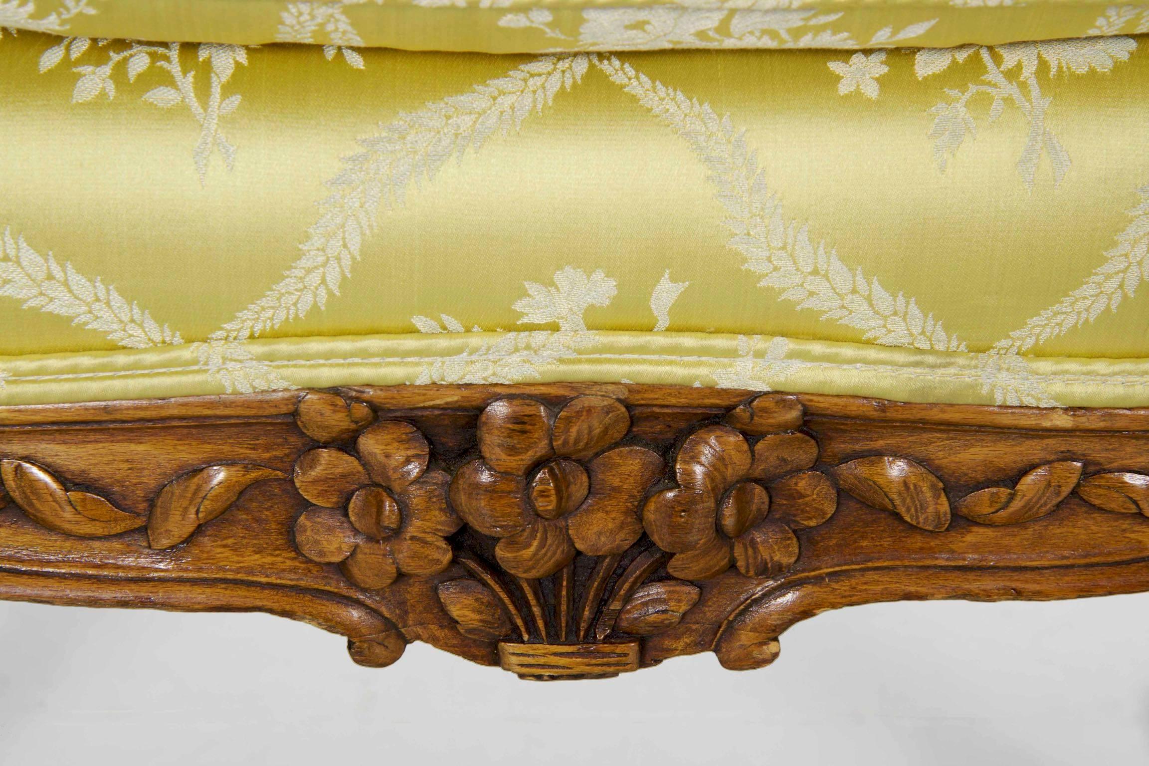 Hand-Carved 19th Century French Louis XV Style Antique Canapé Sofa Settee