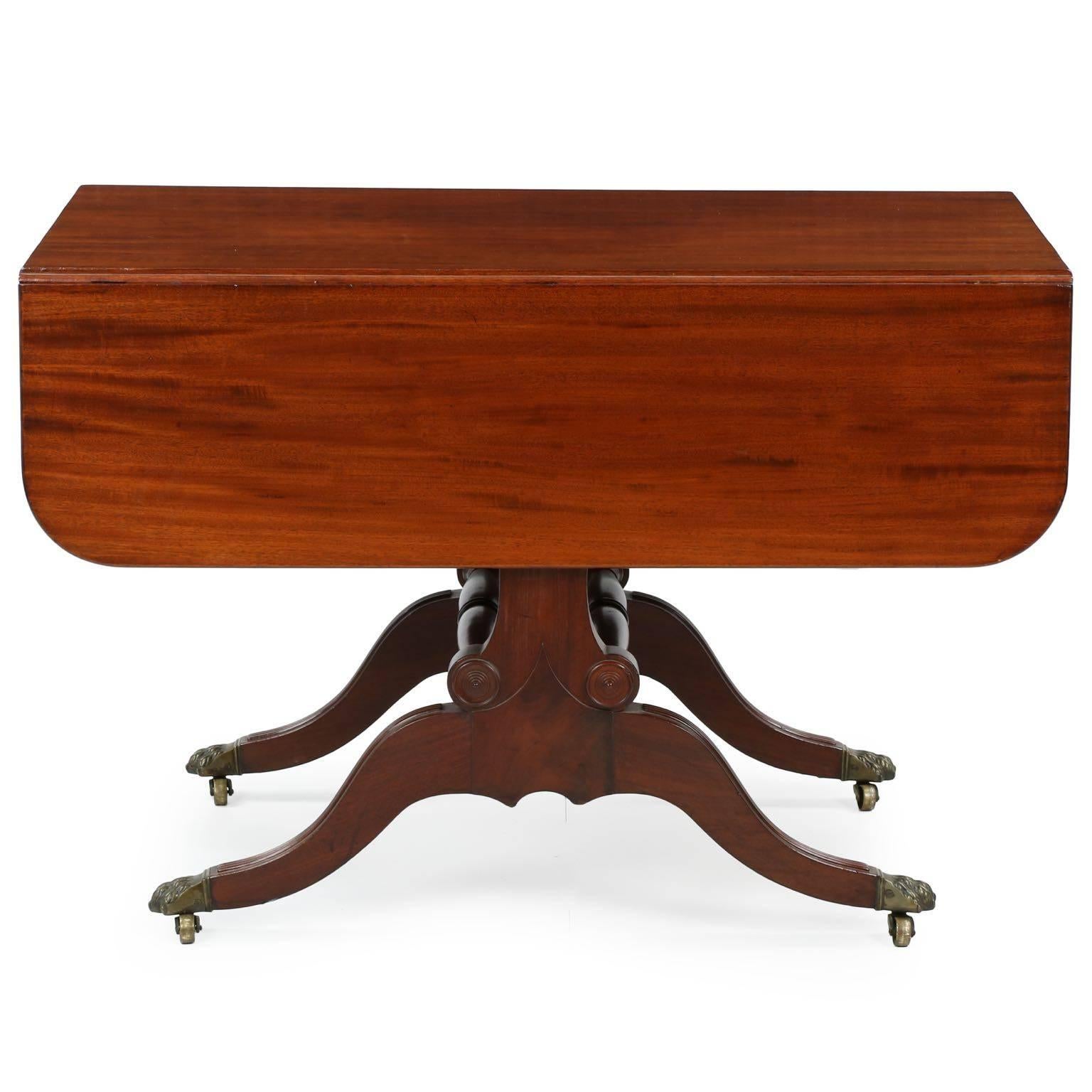 American Classical Mahogany Antique Breakfast Table, New York, 19th Century 1