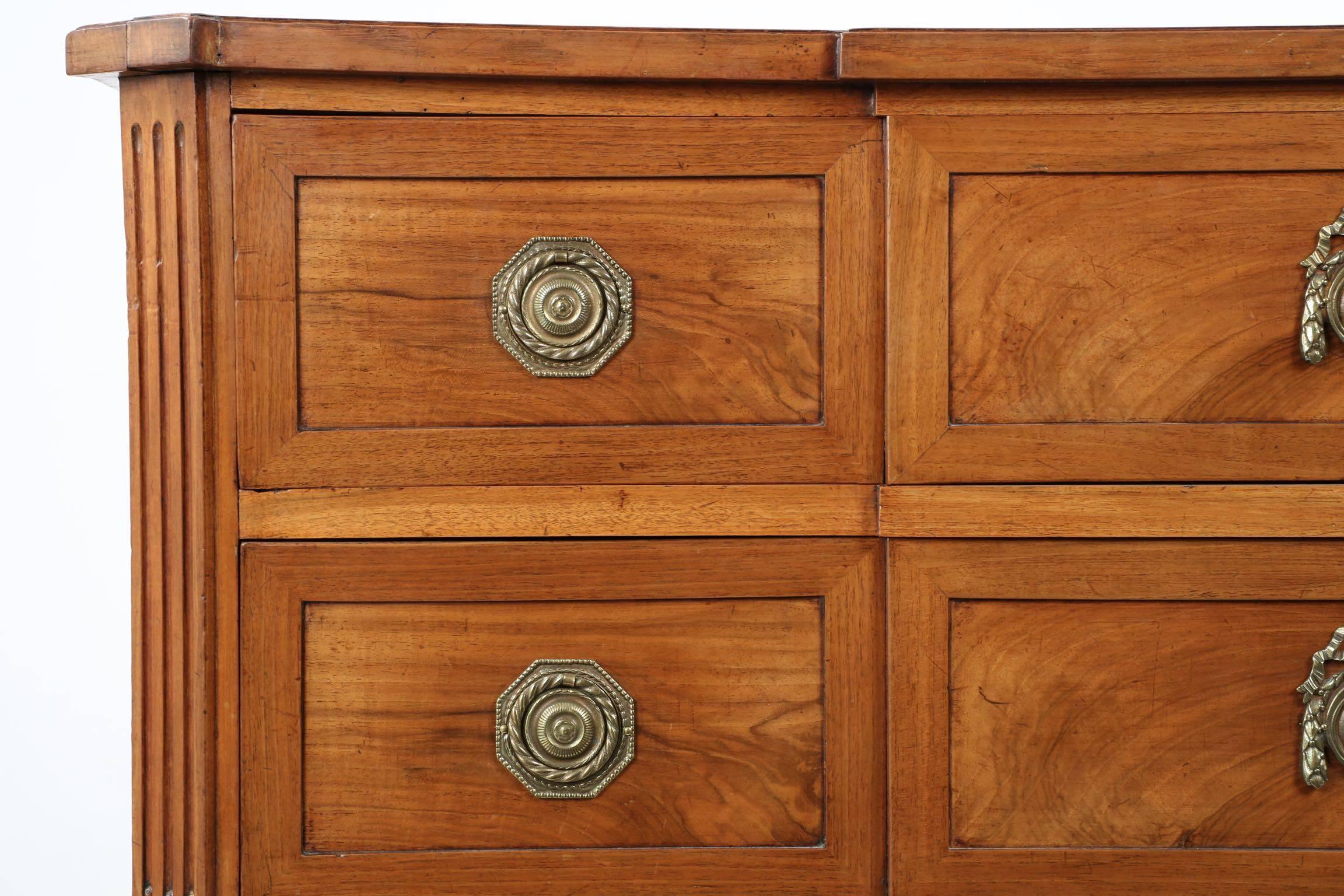 Italian Neoclassical Walnut Commode Antique Chest of Drawers, 19th Century 5