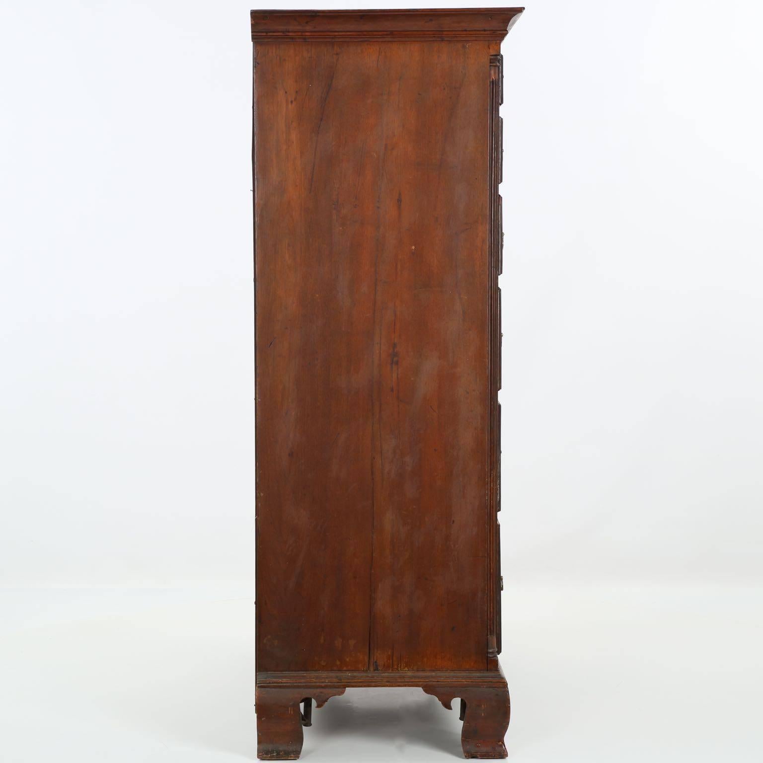 American Chippendale Walnut Tall Chest of Drawers, Pennsylvania circa 1780 In Excellent Condition In Shippensburg, PA