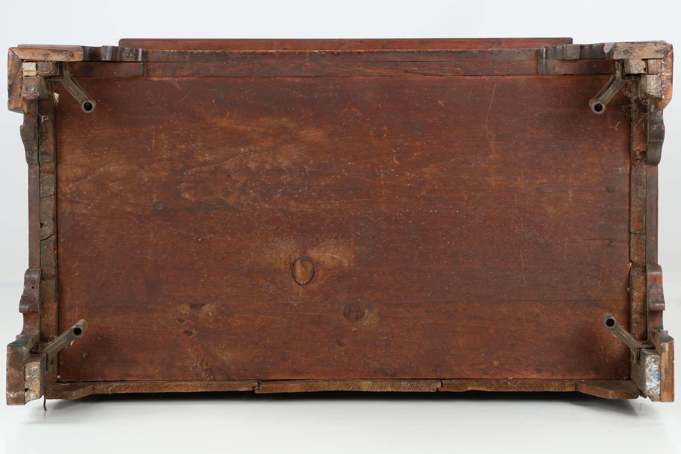 American Chippendale Walnut Tall Chest of Drawers, Pennsylvania circa 1780 3