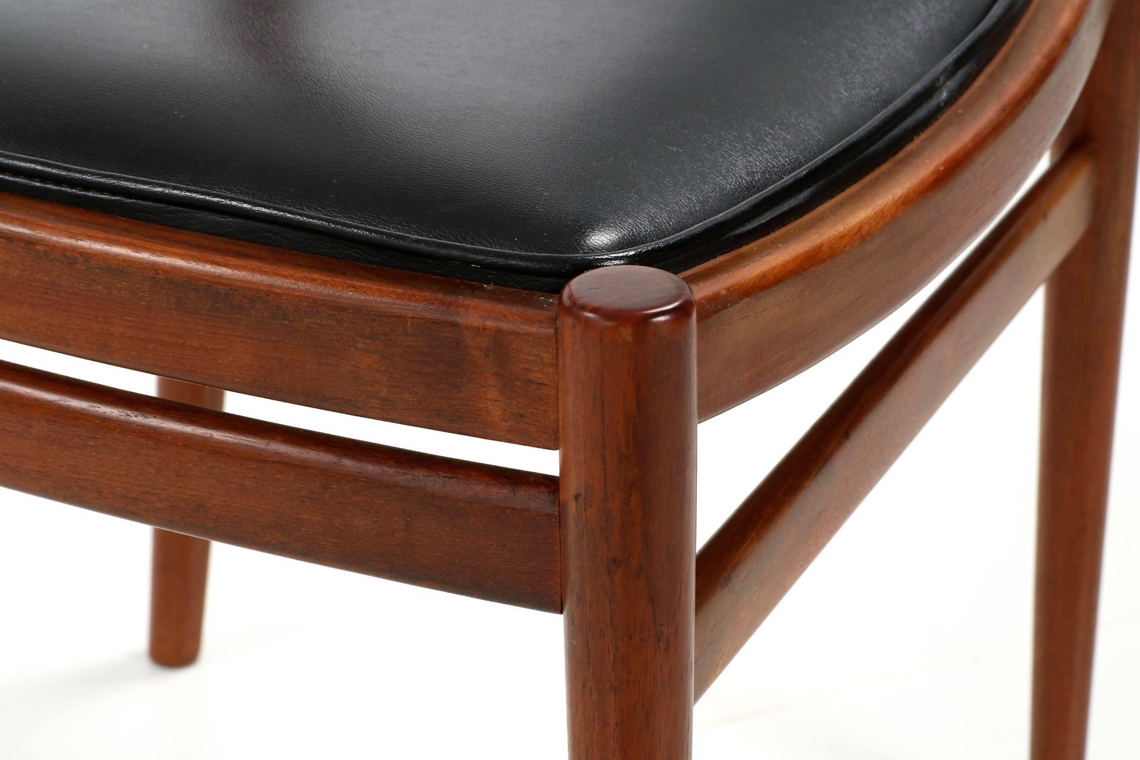 Four Danish Mid-Century Modern Teakwood Side Chairs, Retailed by Leo Spivak Inc. 4