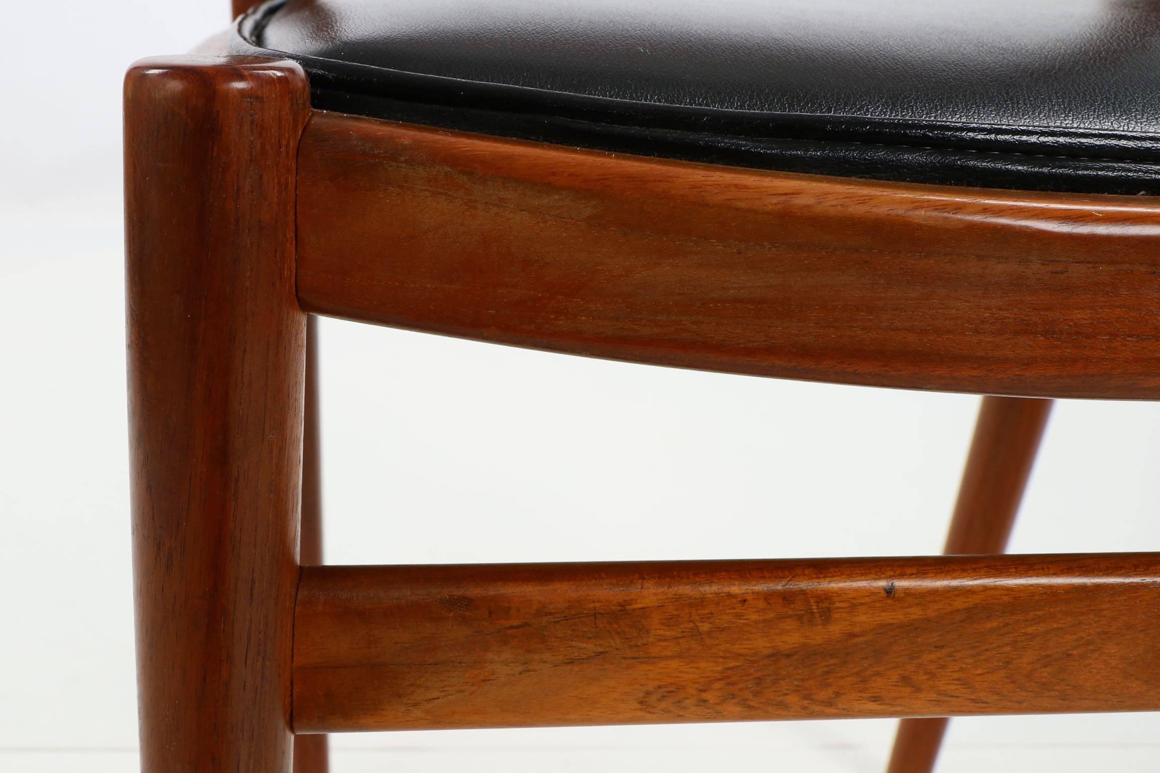 Four Danish Mid-Century Modern Teakwood Side Chairs, Retailed by Leo Spivak Inc. 3