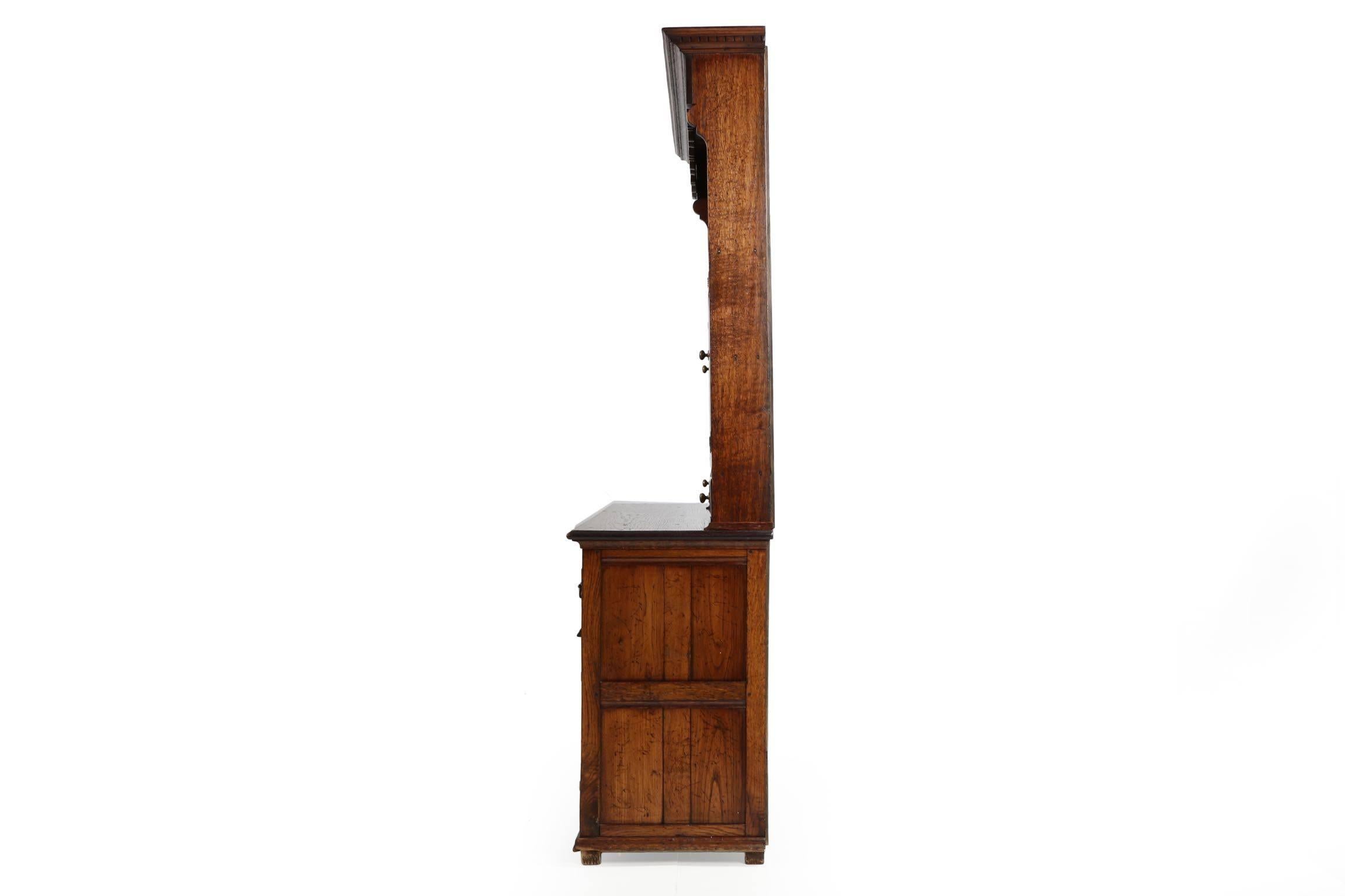 English Antique Oak Welsh Cupboard Cabinet, Early 20th Century 2