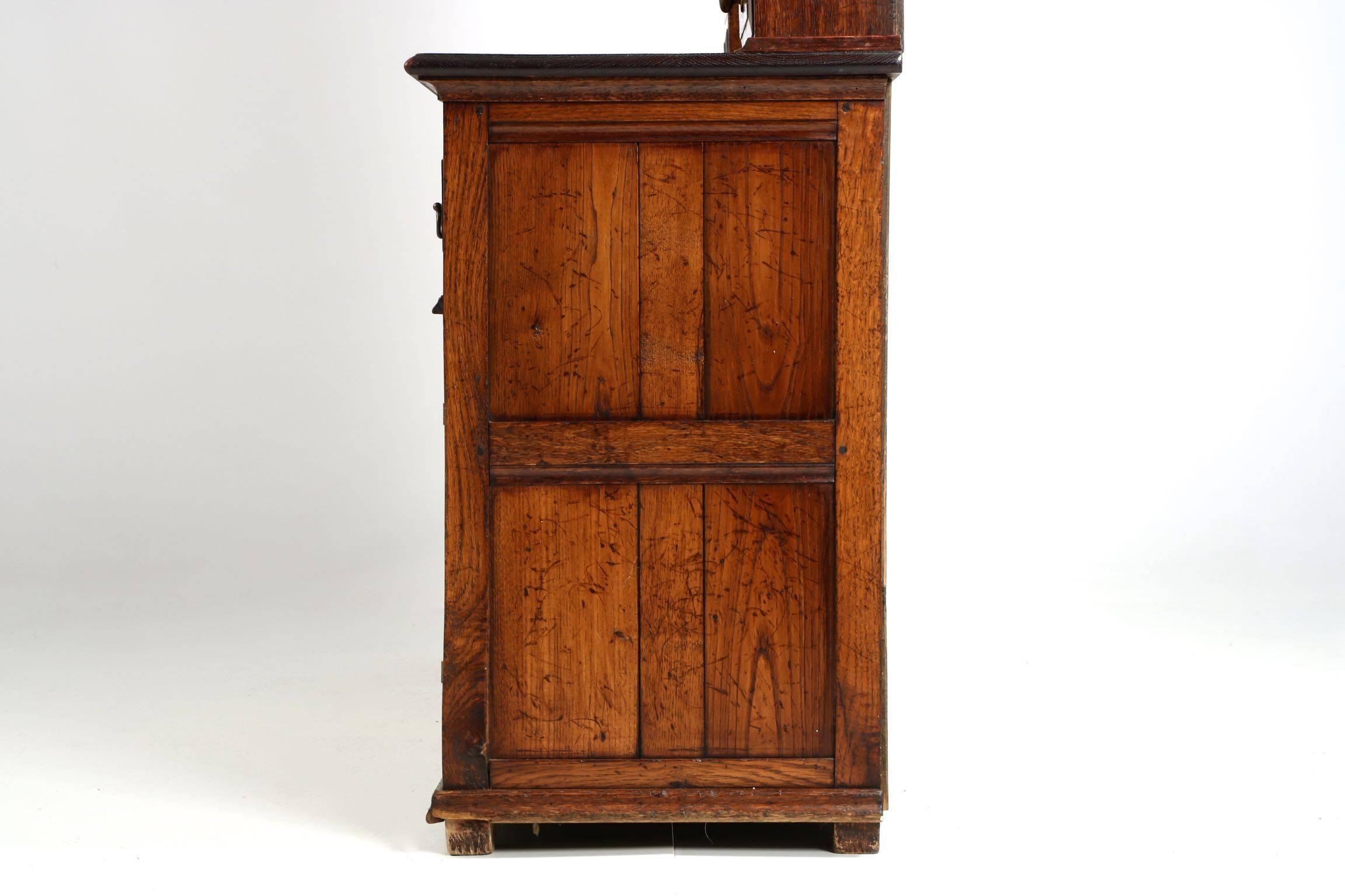 English Antique Oak Welsh Cupboard Cabinet, Early 20th Century 3