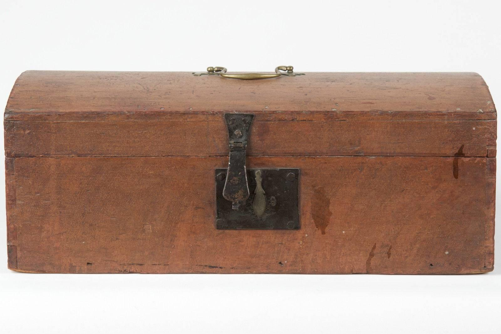 American Colonial 19th Century Americana Folk Art Dovetailed Document Box, circa 1830-1850