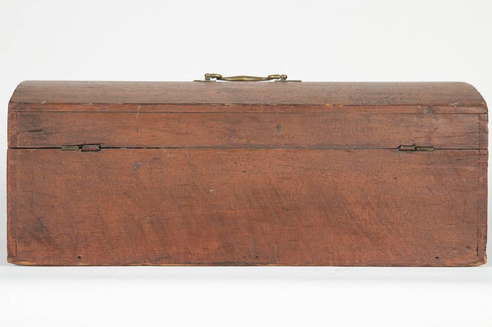 19th Century Americana Folk Art Dovetailed Document Box, circa 1830-1850 In Excellent Condition In Shippensburg, PA