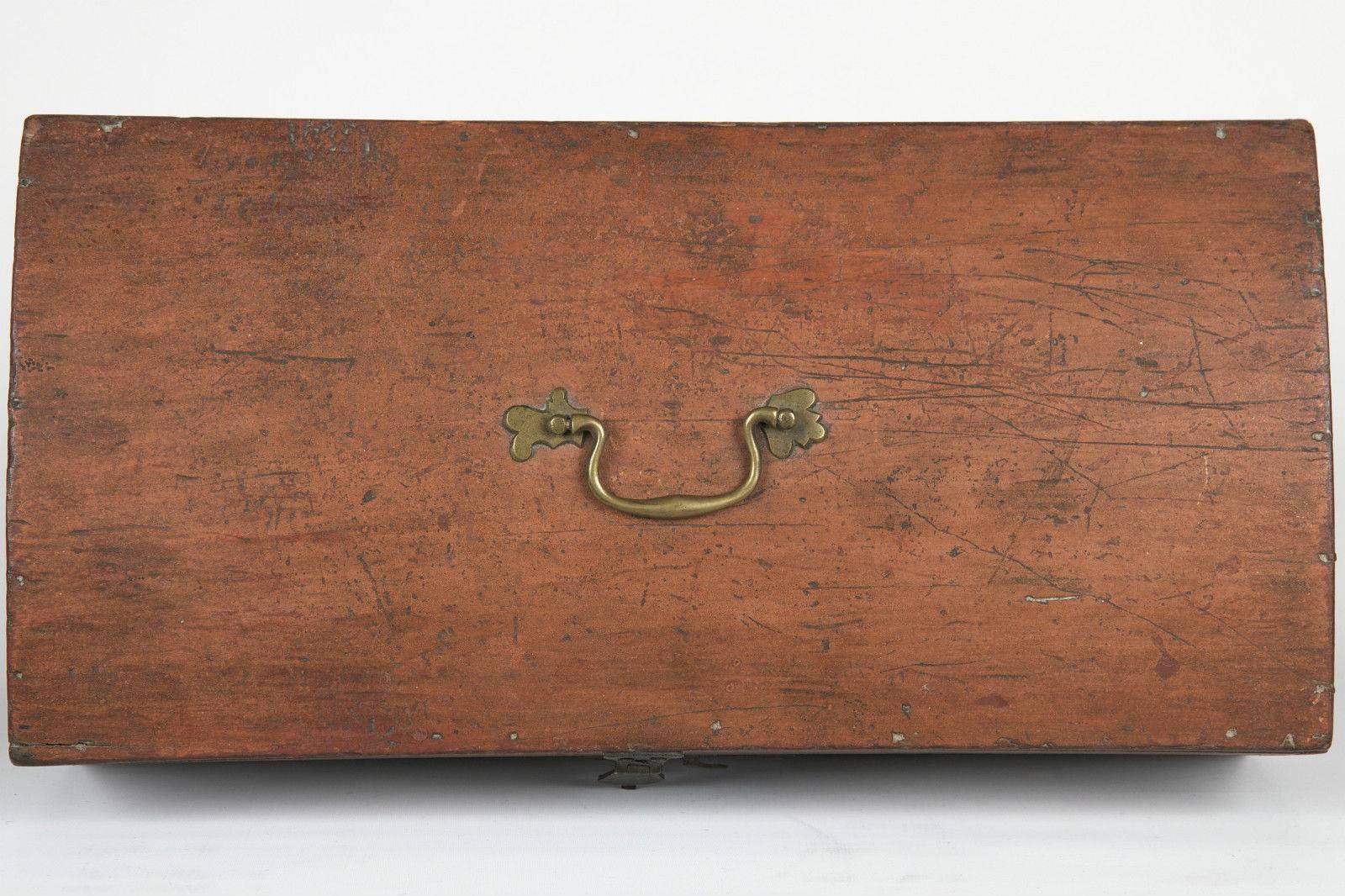19th Century Americana Folk Art Dovetailed Document Box, circa 1830-1850 3