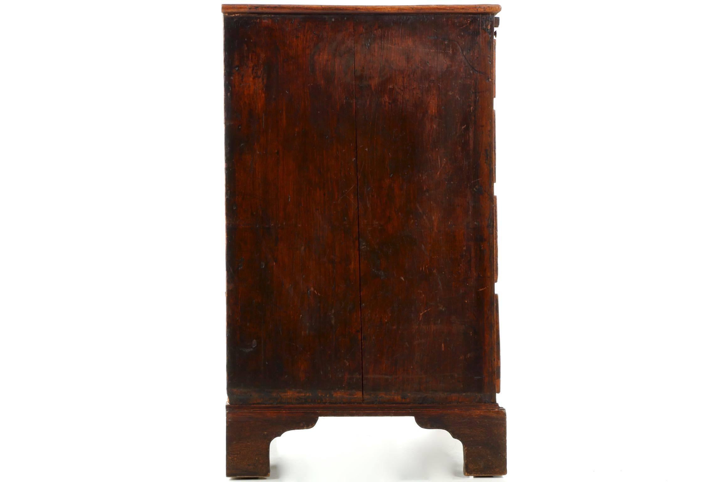 George III Period Mahogany and Pine Chest of Drawers, England, circa 1760 1