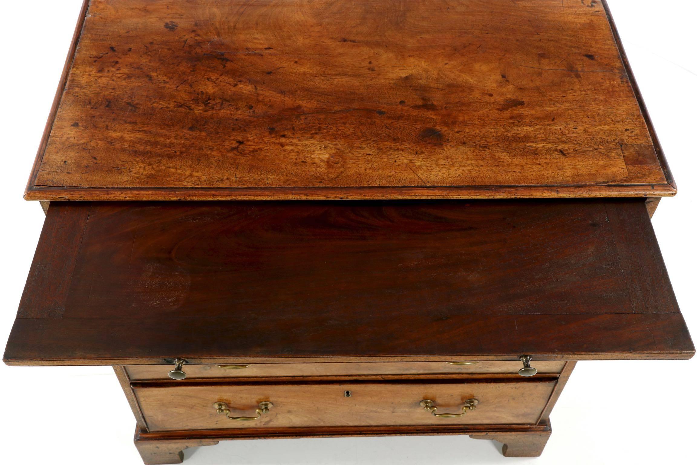 George III Period Mahogany and Pine Chest of Drawers, England, circa 1760 2