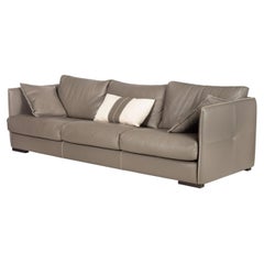 Modernes italienisches Alfred-Sofa aus genähtem Leder von Gamma Arredamenti