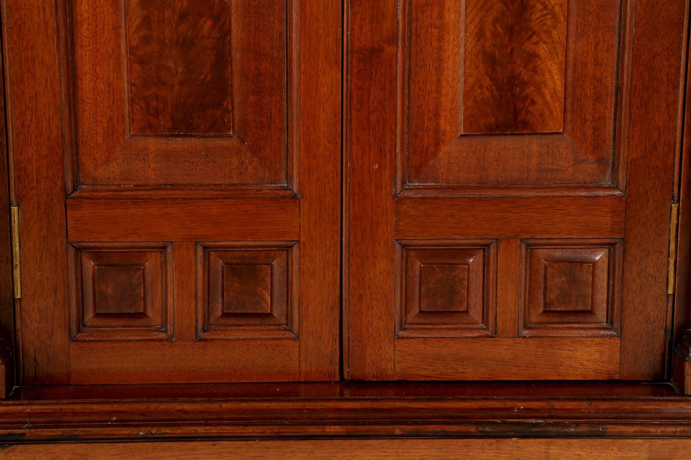 Exceptional Irish Chippendale Walnut Breakfront Bookcase, Strahan & Co. 4