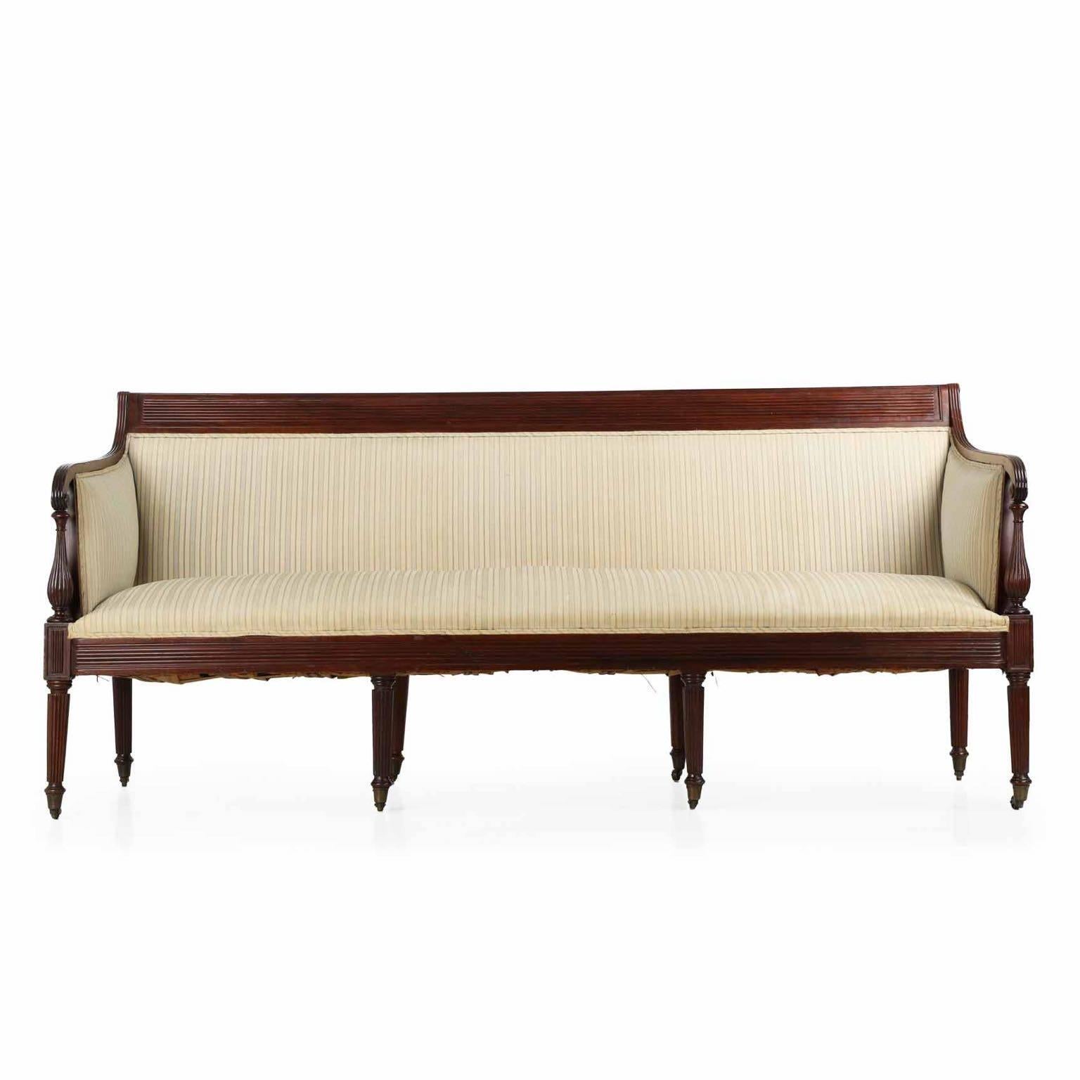 American Classical Reeded Mahogany Antique Sofa Settee, Baltimore, circa 1820