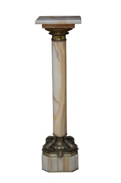 Colonna in onice del XIX secolo con collare in bronzo dorato