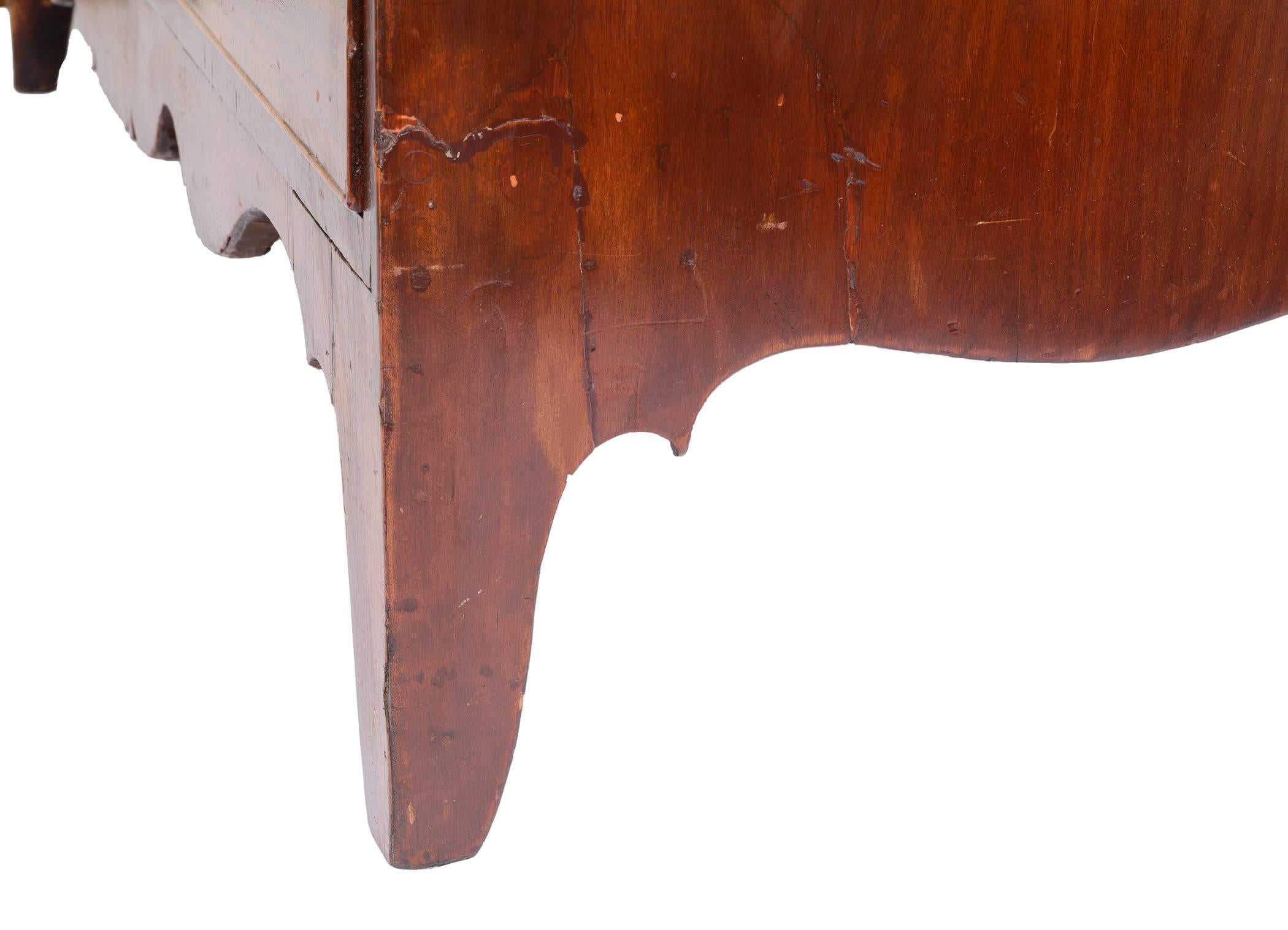 American 18th Century Federal Mahogany Chest of Drawers In Good Condition For Sale In Carmel, CA