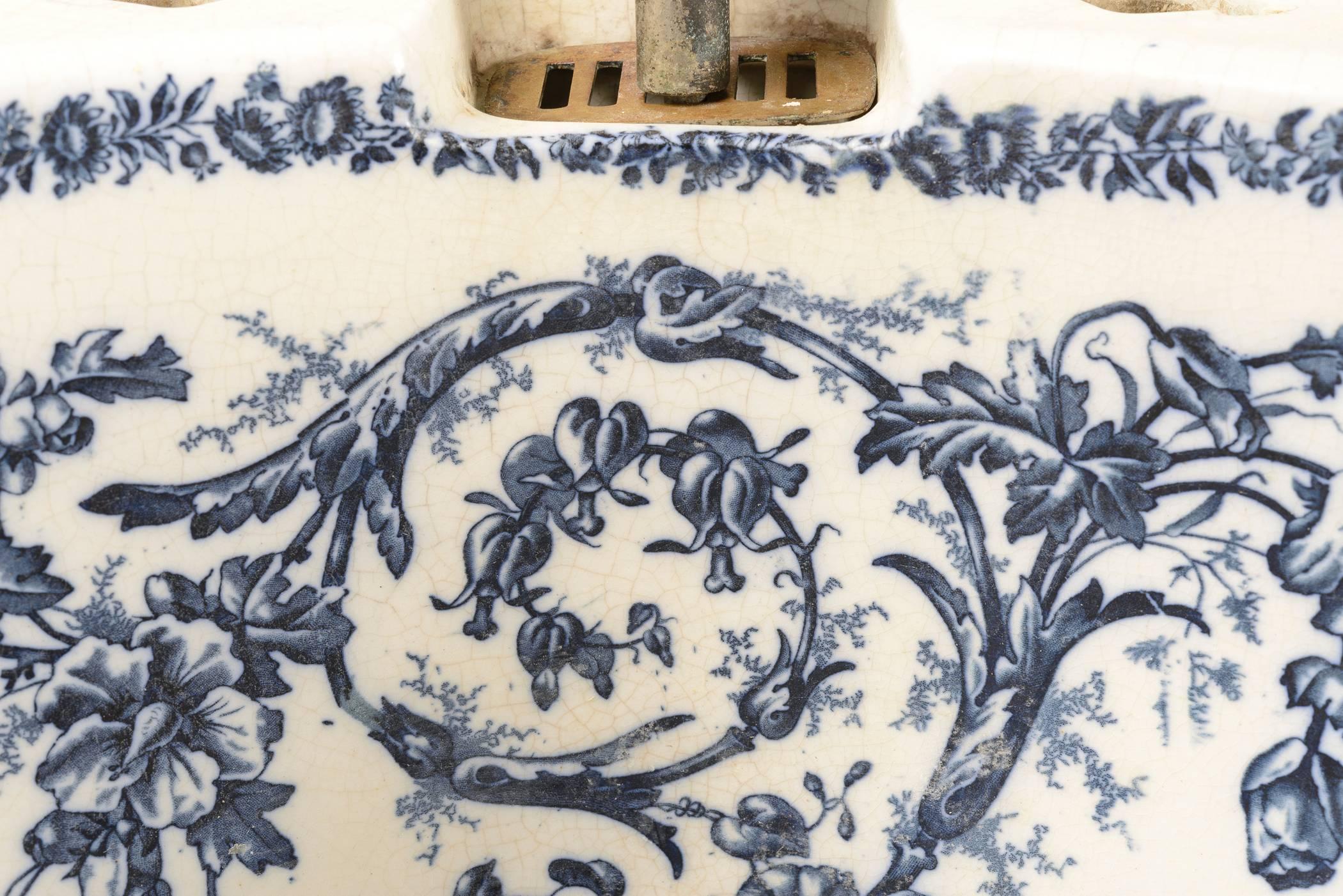 Aesthetic Movement Decorative Sink Basin with Transfer Blue Floral Pattern