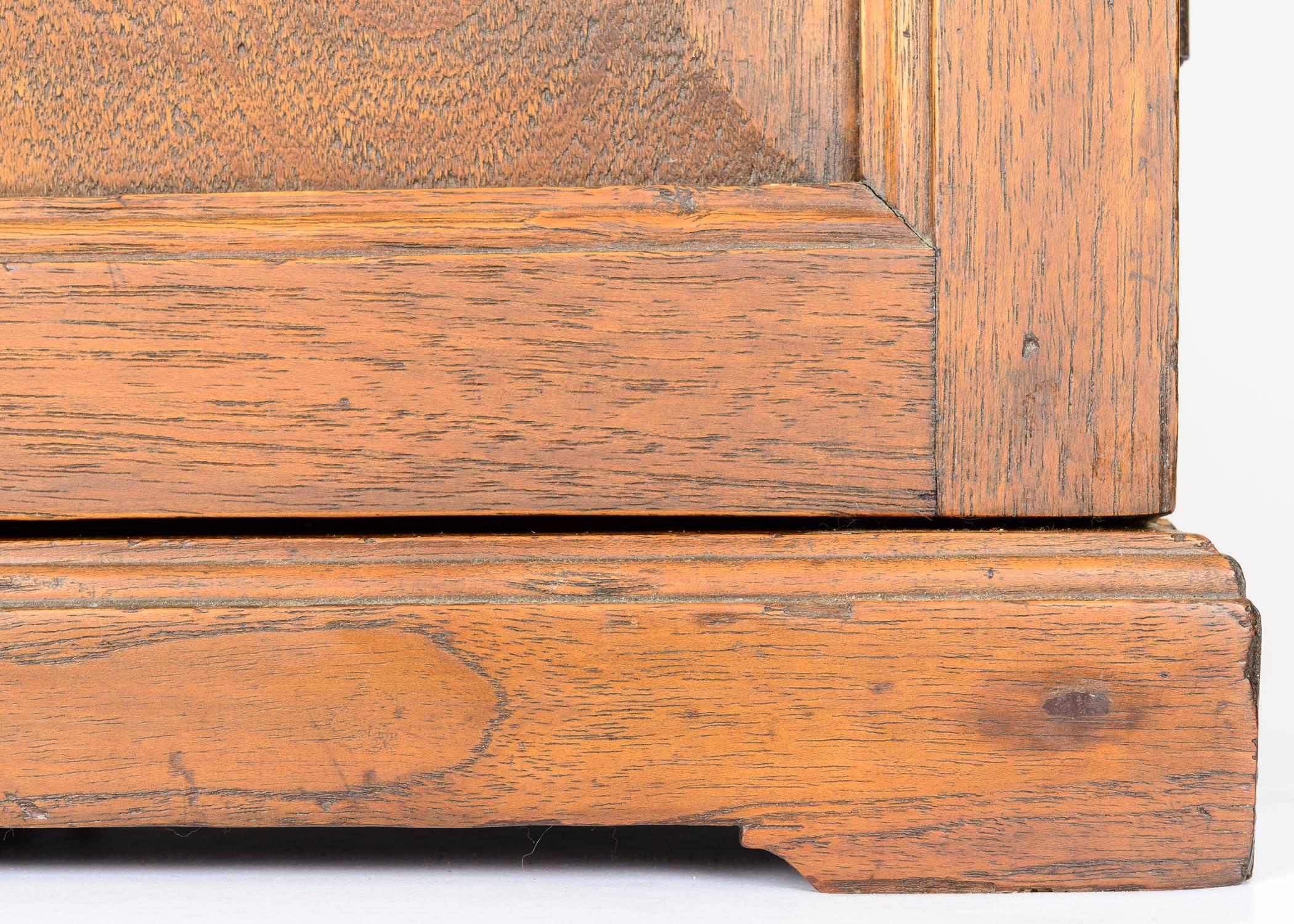 Oak 18th Century American Hanging Cupboard For Sale