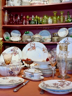 Stunning hand-painted dinner set, Paris' porcelain, 19th Century