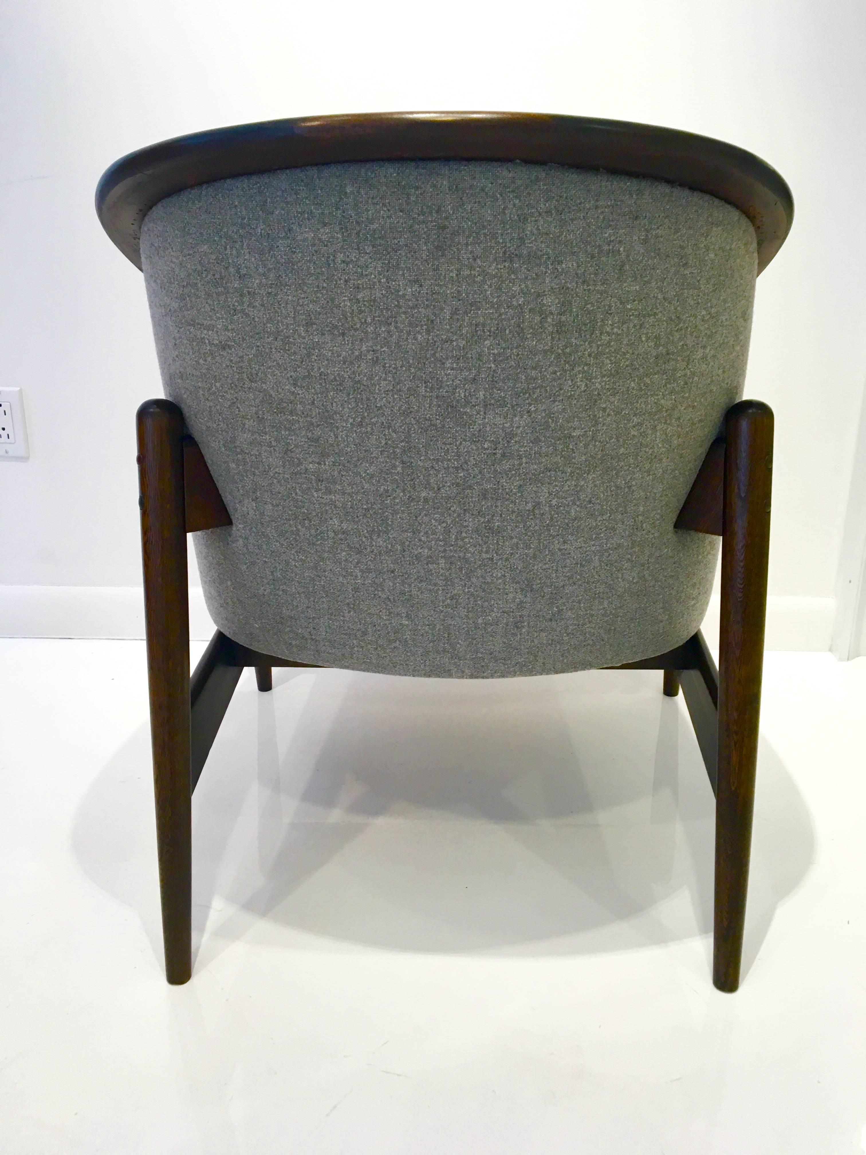 Oak Sculptural Mid-Century Modern American Chair For Sale