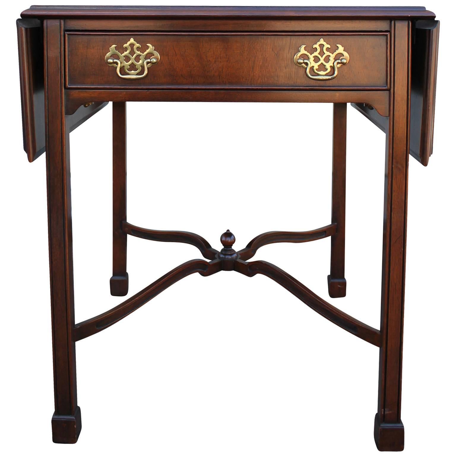 Pair of Kindel Pembroke Mahogany Side Tables In Excellent Condition In Houston, TX