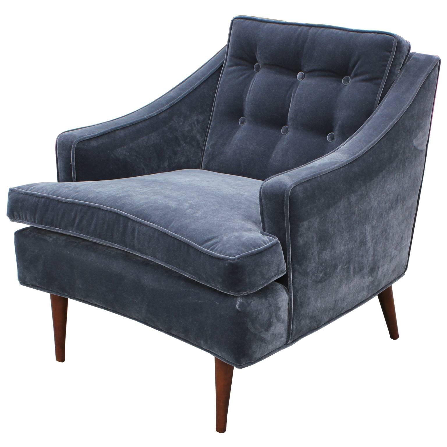Wonderful Pair of Curved Grey Velvet Tufted Lounge Chairs In Excellent Condition In Houston, TX