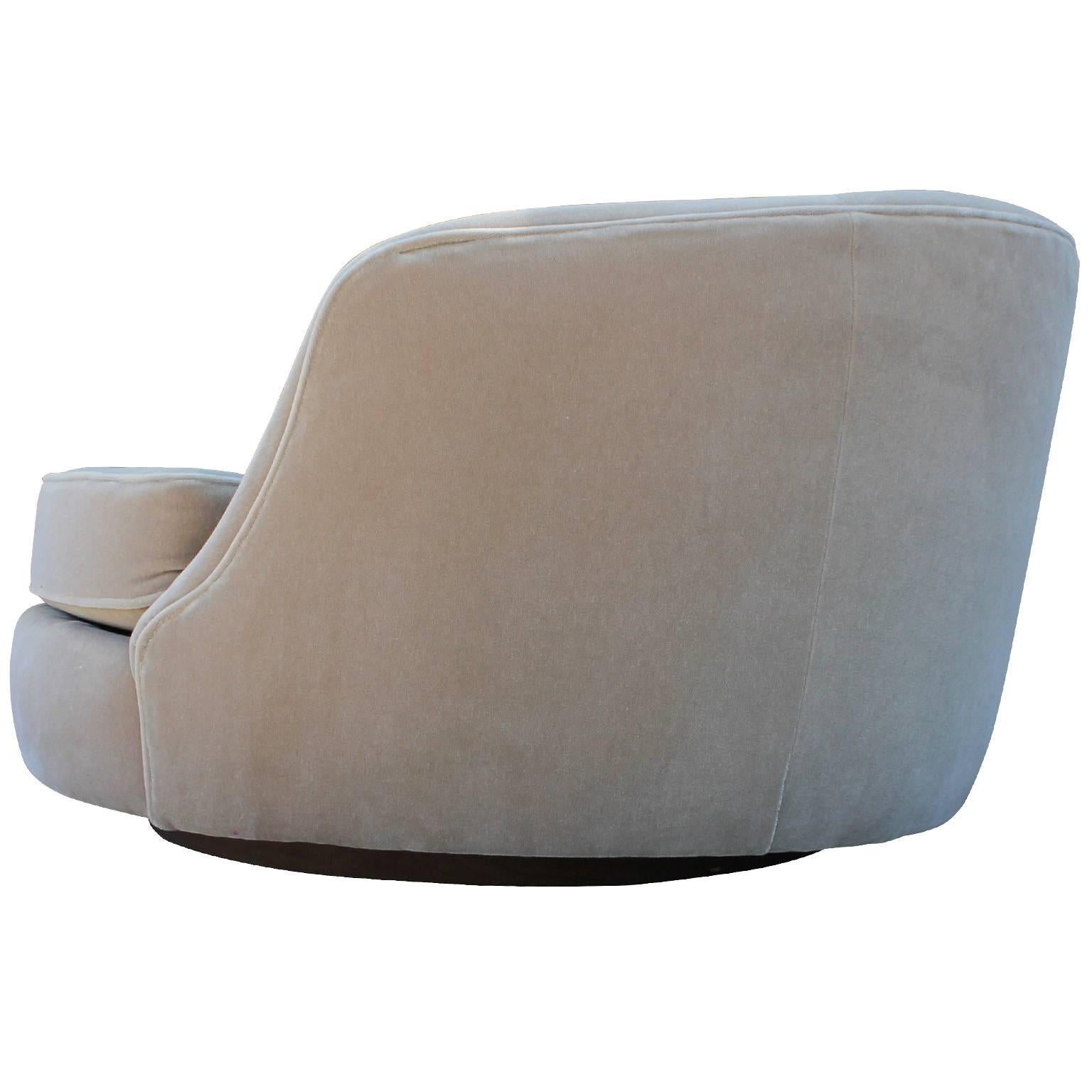 Mid-Century Modern Magnificent Milo Baughman Circle Swivel Lounge Chair in Mohair