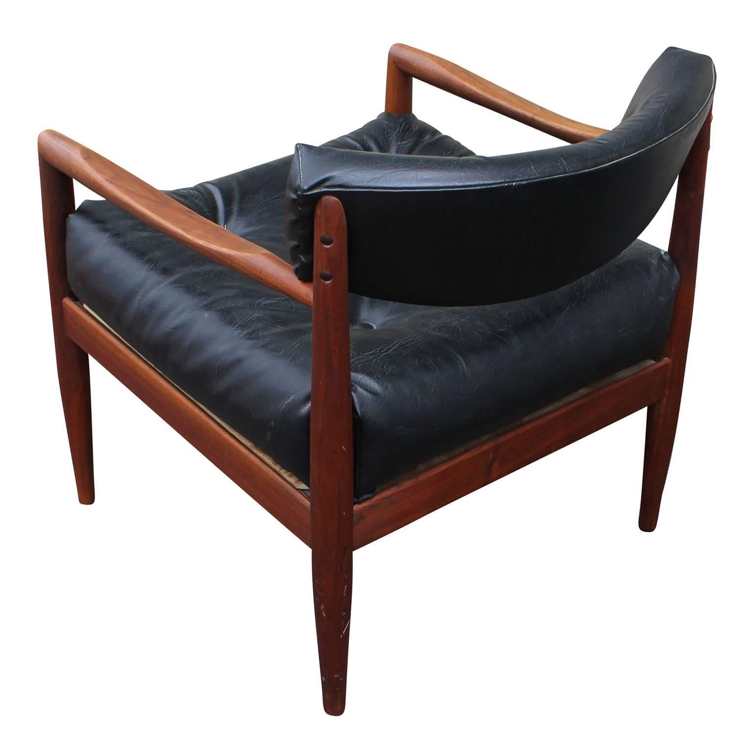 Sculptural Pair of Adrian Pearsall Walnut Lounge Chairs 1