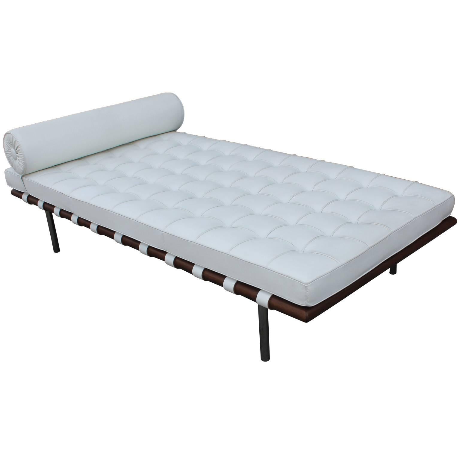 barcelona daybed white