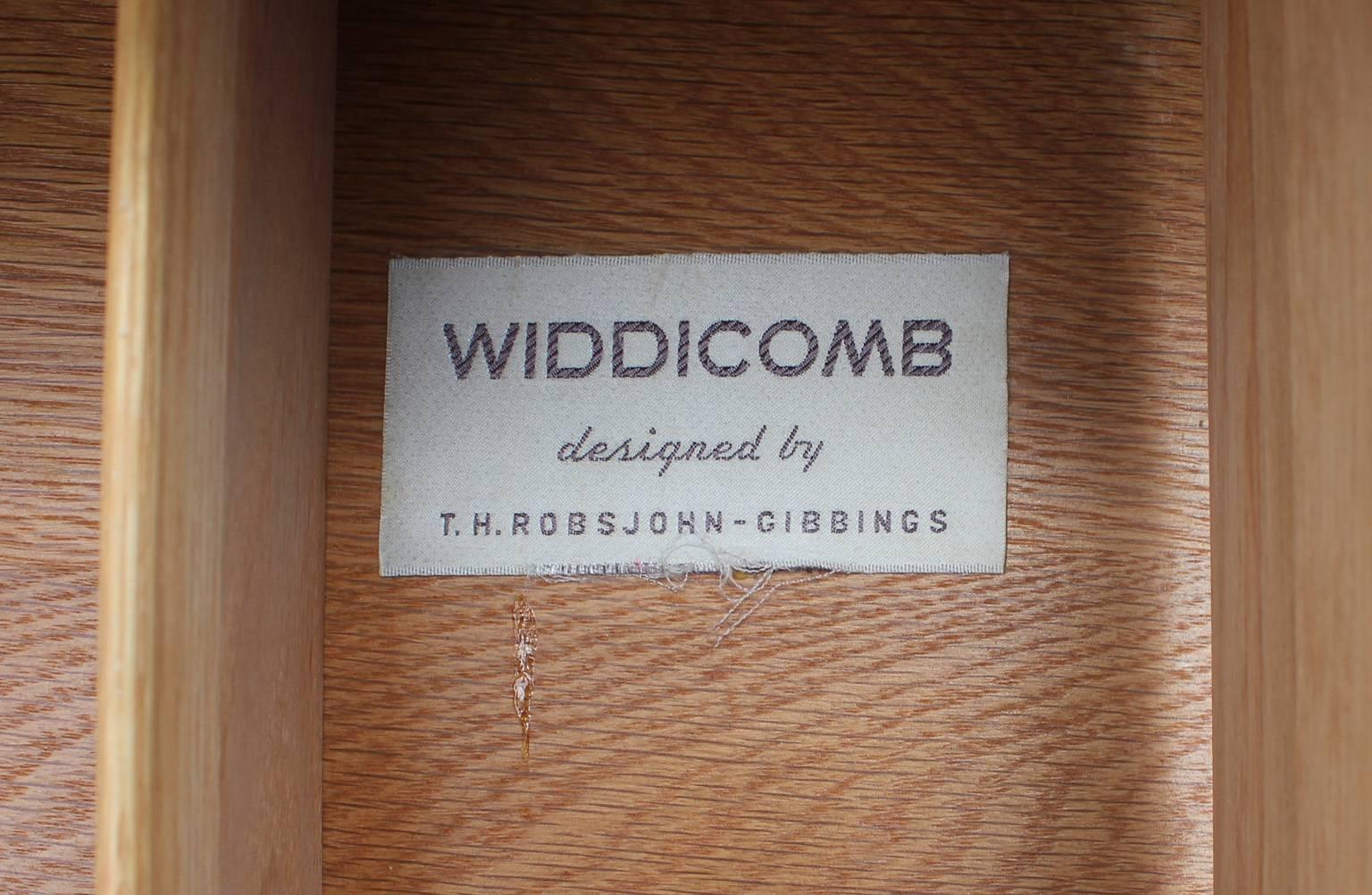 Mid-20th Century Elegant Two-Tone TH Robsjohn-Gibbings for Widdicomb Dresser