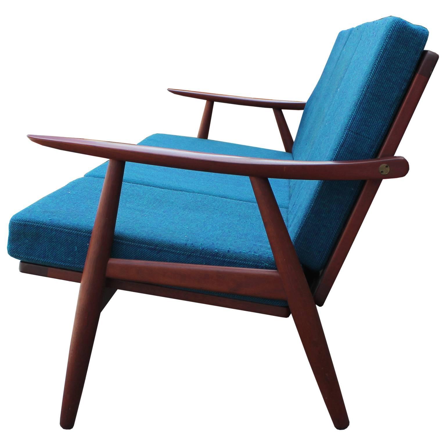 Mid-Century Modern Hans Wegner Model GE 270 Three-Seat 