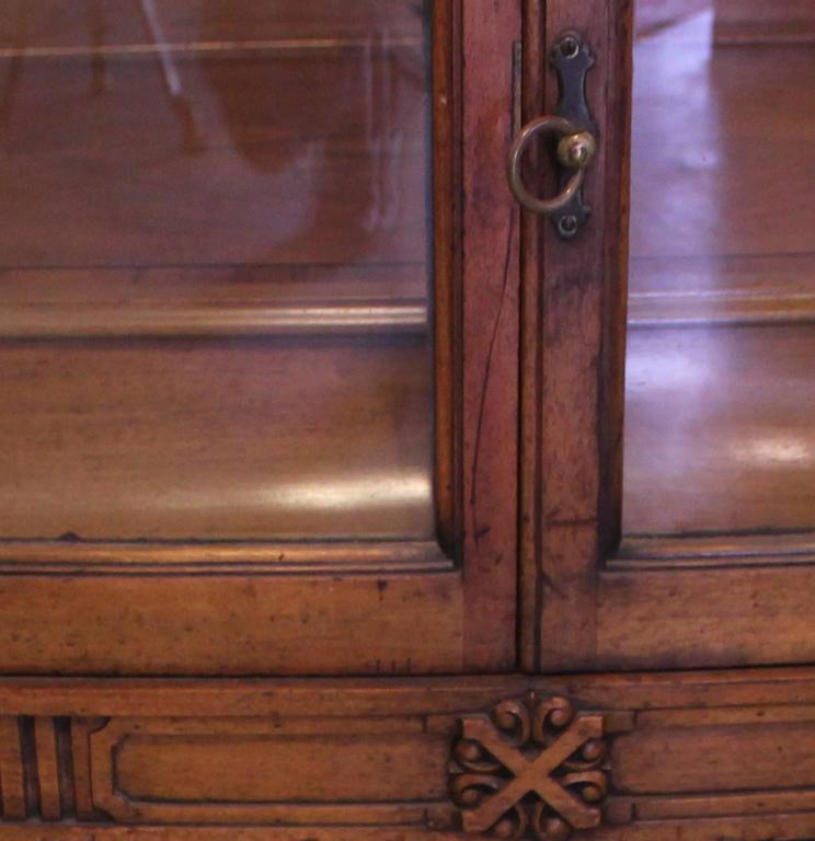 Modern French Regency Vitrine or Display Case with Curved Glass and Walnut For Sale at 1stdibs