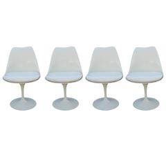 Set of Four Early Eero Saarinen Tulip Chairs by Knoll