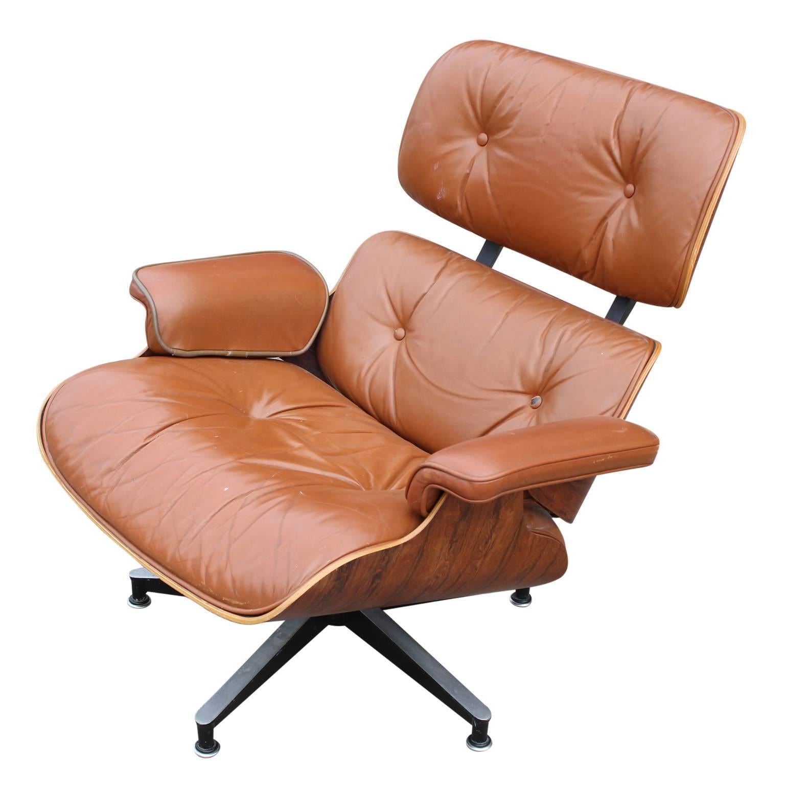 Mid-Century Modern Modern Eames Rosewood Light Brown Leather Lounge Chair