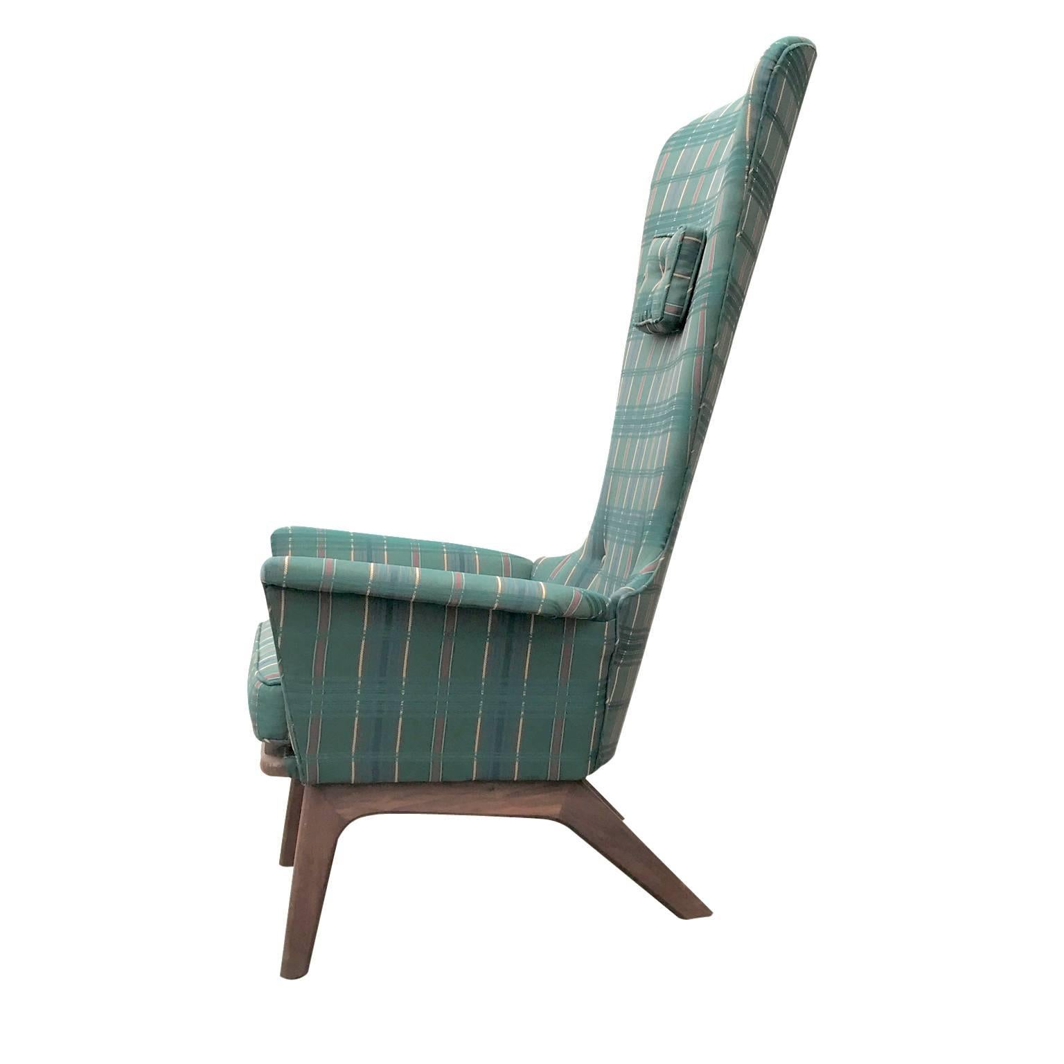 Great Adrian Pearsall highback lounge chair in vintage condition. This chair was made in the 1960s and is model 1534-C. Made by Craft Associates. Reupholstery recommended.